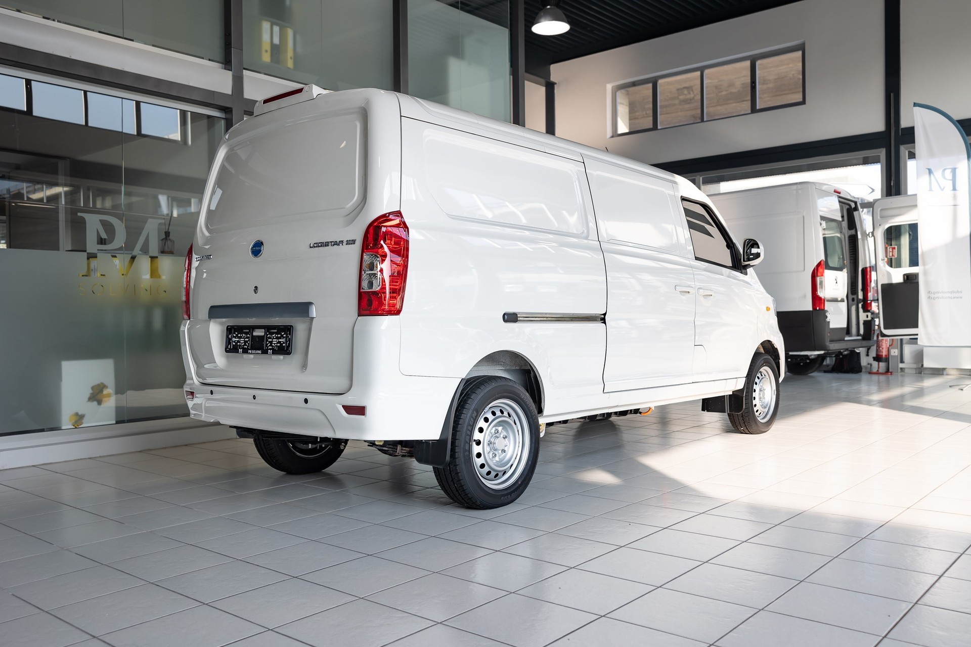 DFM Cenntro Logistar 200-image-2