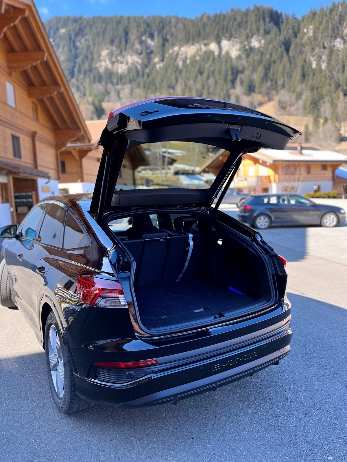 AUDI Q4 Sportback e-tron 50 quattro-image-5