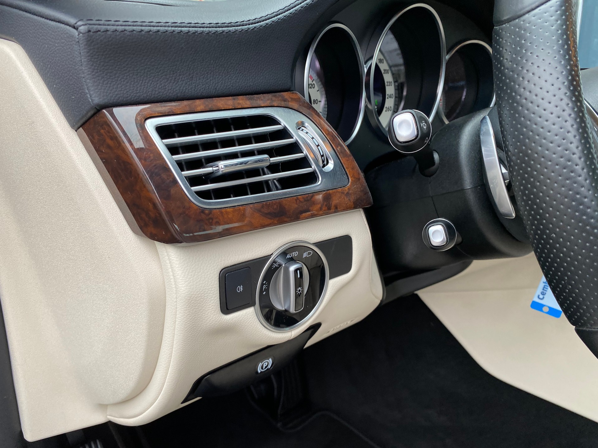 MERCEDES-BENZ CLS 400 4Matic 9G-Tronic-image-11