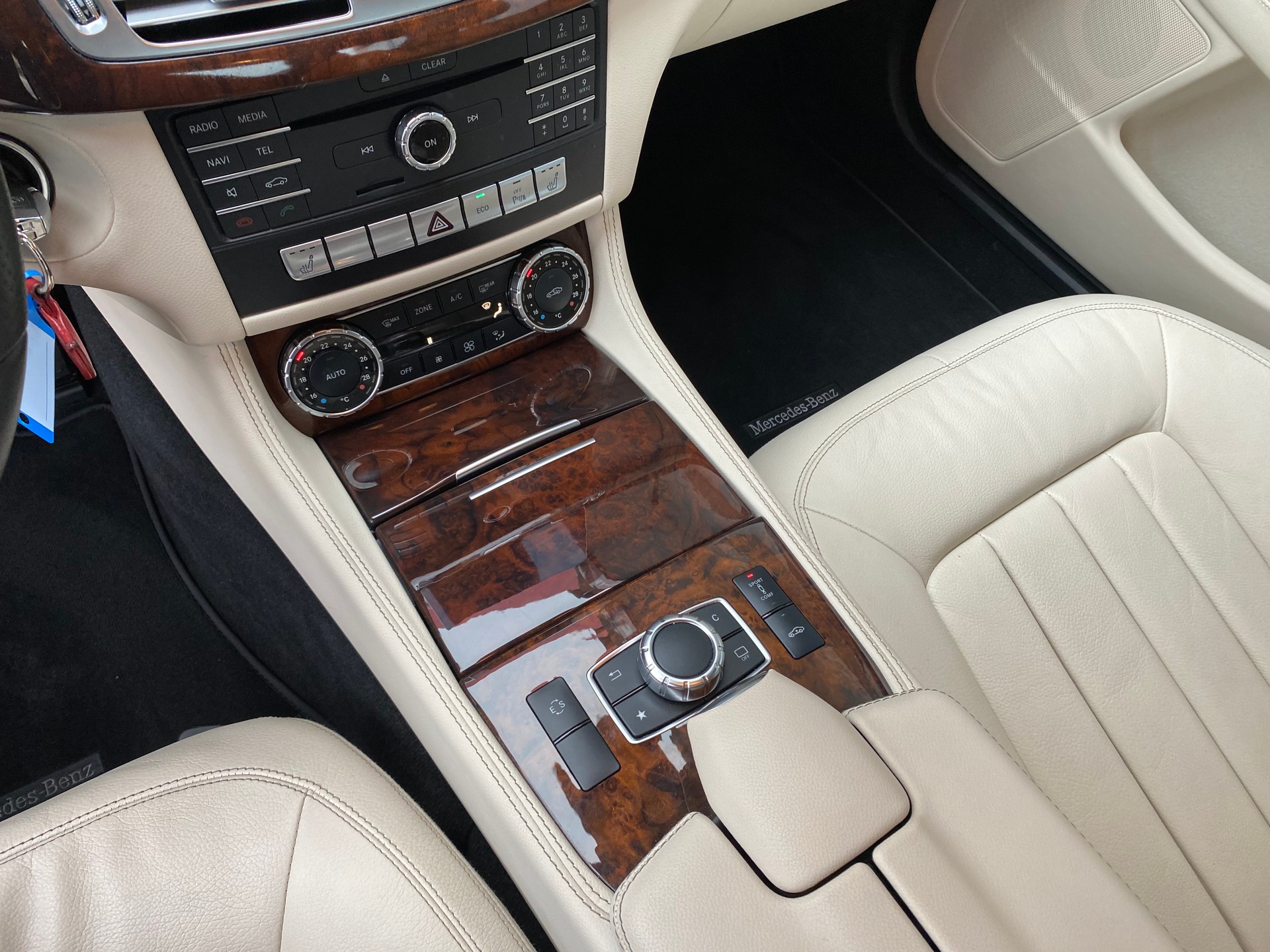 MERCEDES-BENZ CLS 400 4Matic 9G-Tronic-image-14