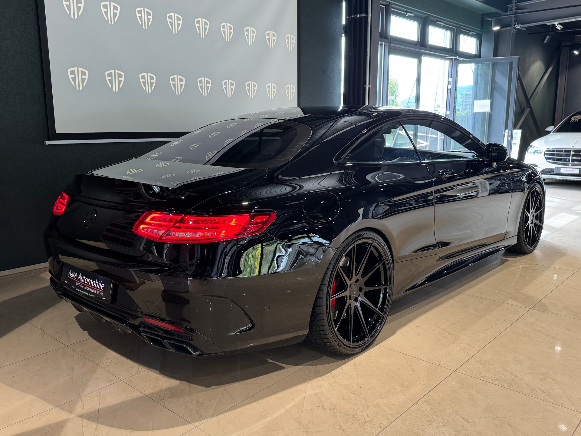 MERCEDES-BENZ S 63 AMG Coupé 4Matic AMG Night-Paket-image-4