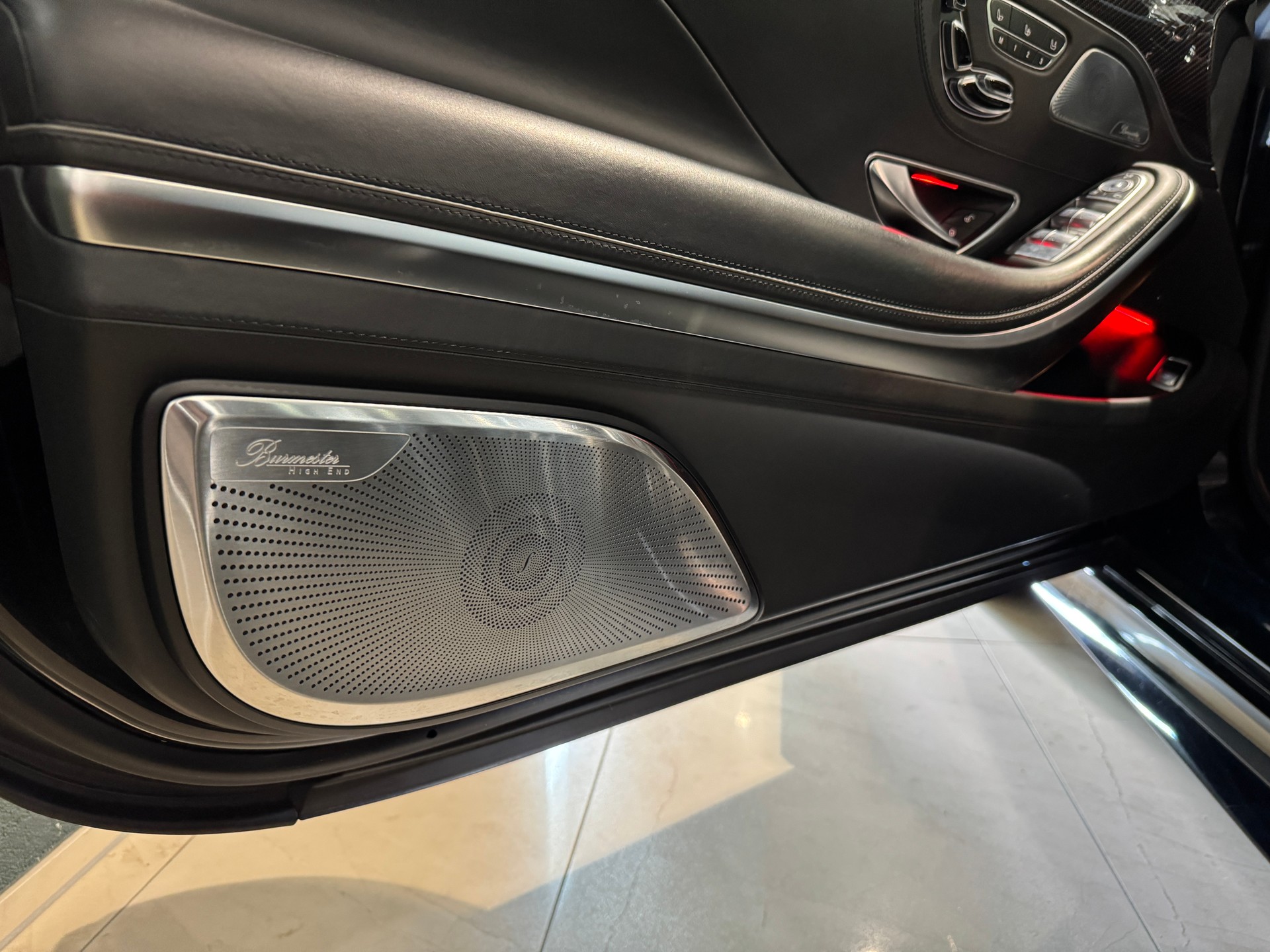MERCEDES-BENZ S 63 AMG Coupé 4Matic AMG Night-Paket-image-23
