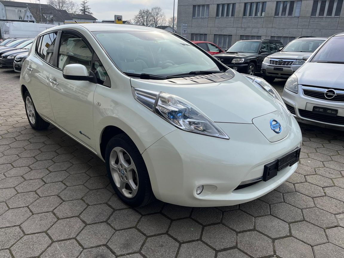 NISSAN Leaf E (incl battery)-showroom-element-1