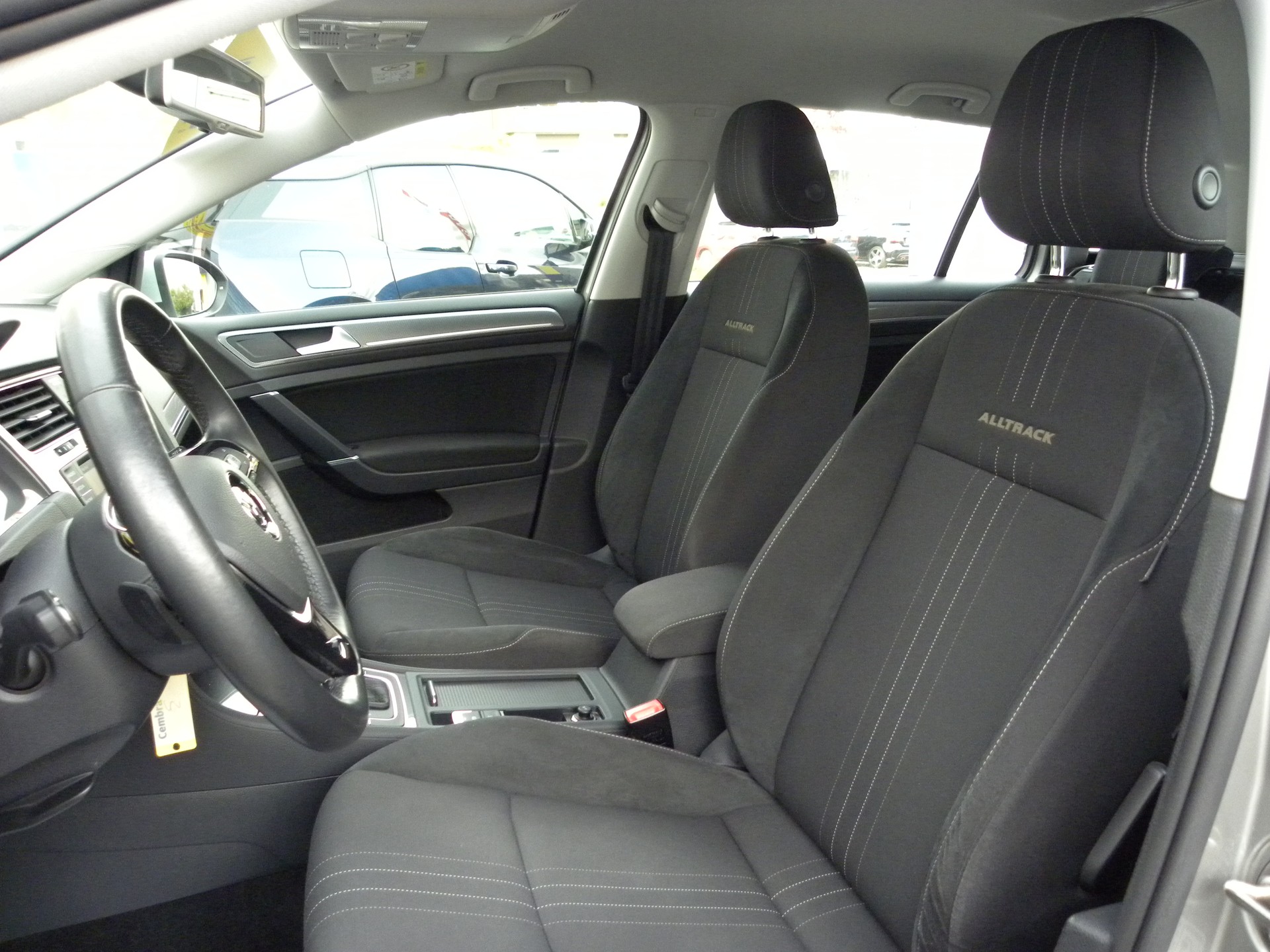 VW Golf 1.8 TSI Alltrack 4Motion Automat-image-6