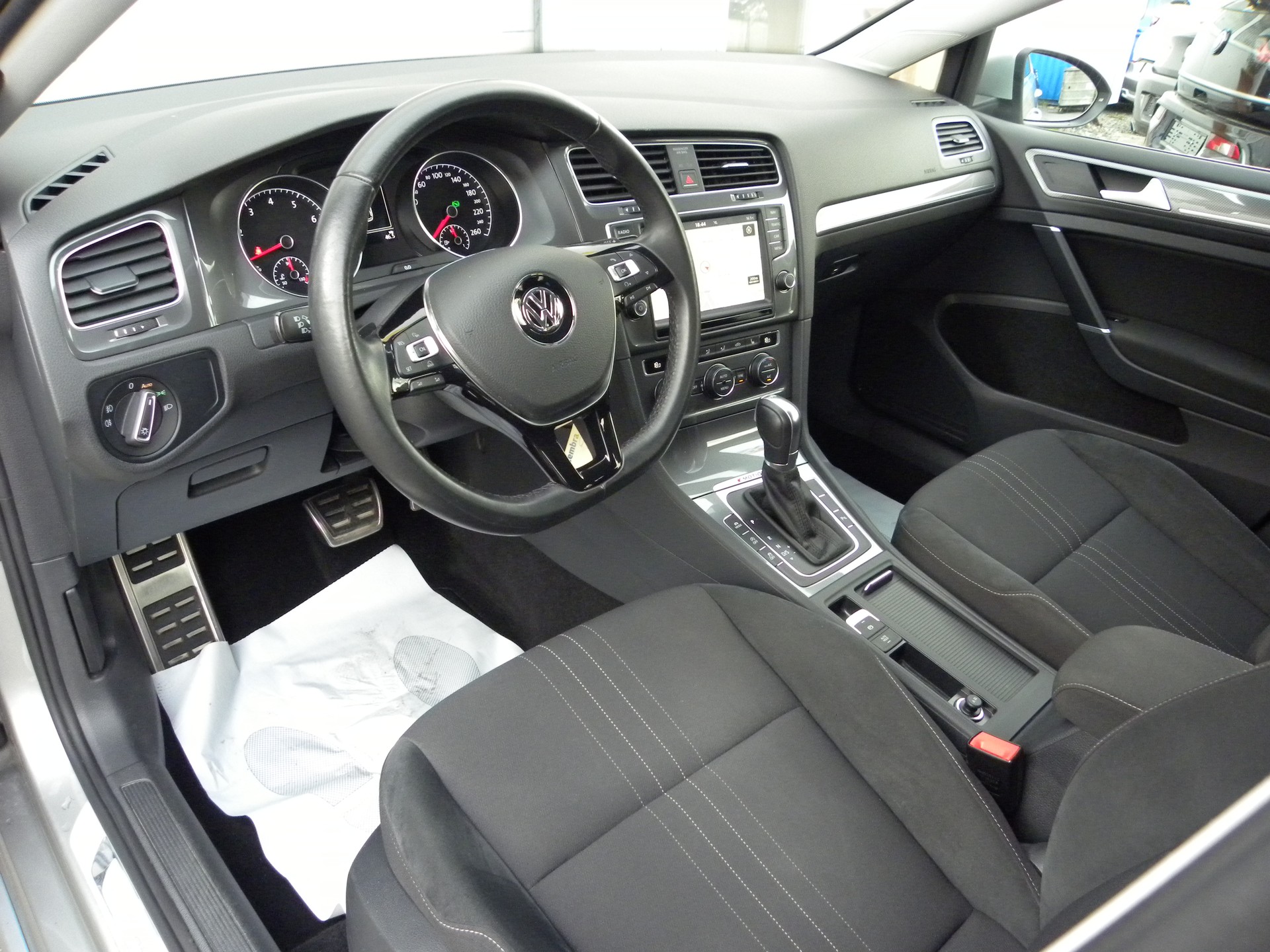 VW Golf 1.8 TSI Alltrack 4Motion Automat-image-4