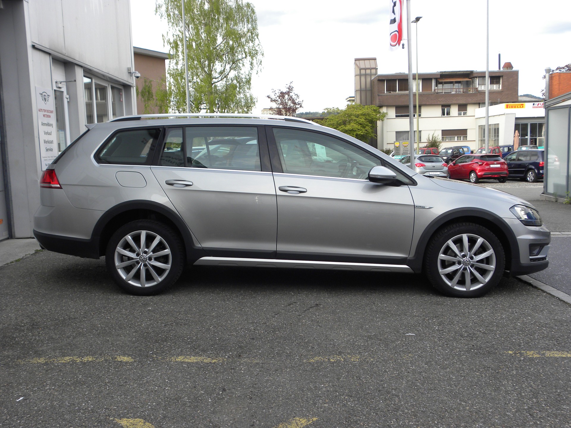 VW Golf 1.8 TSI Alltrack 4Motion Automat-image-2