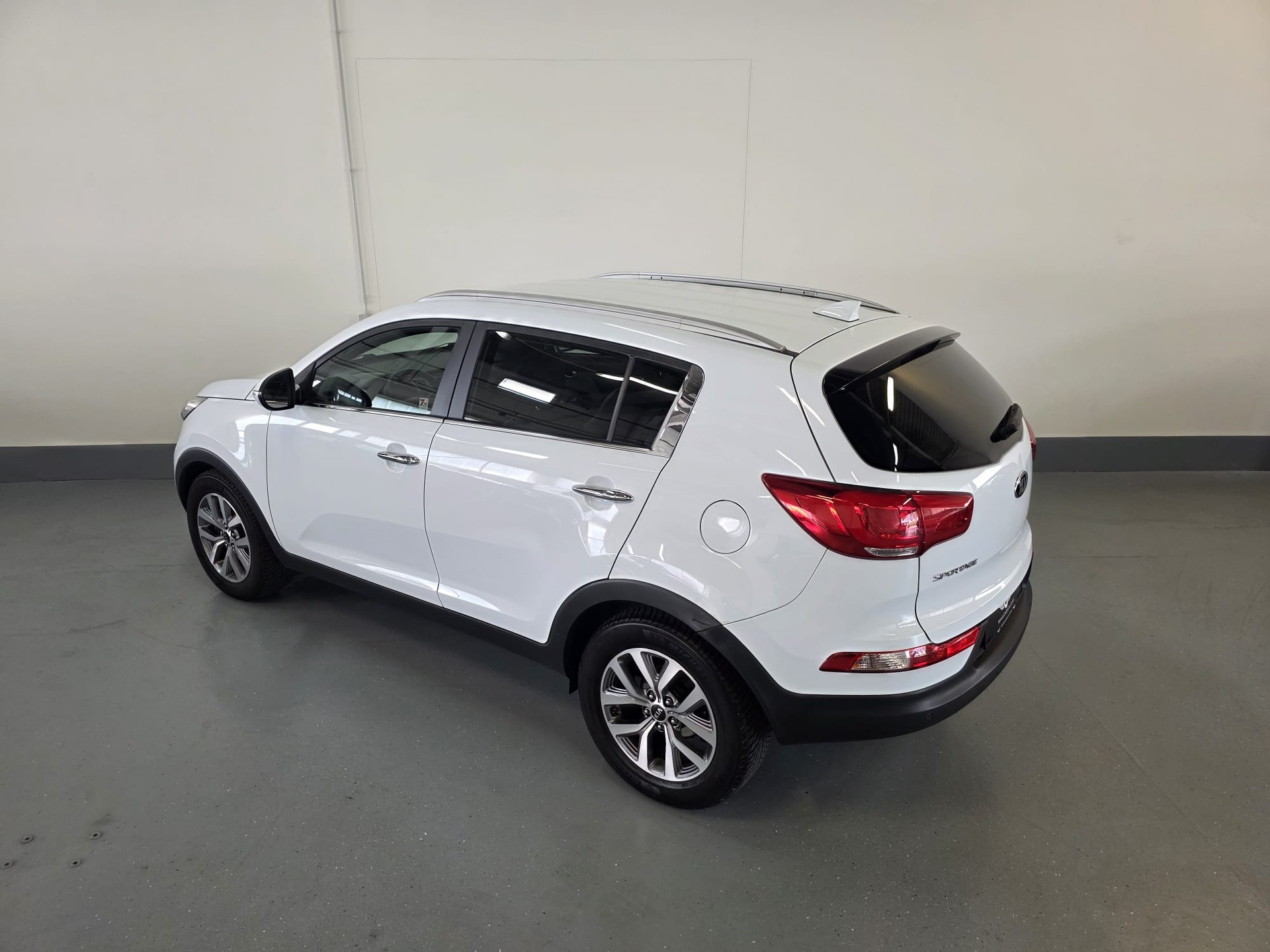 KIA Sportage 1.7 CRDi Swiss Eco Edition-image-12