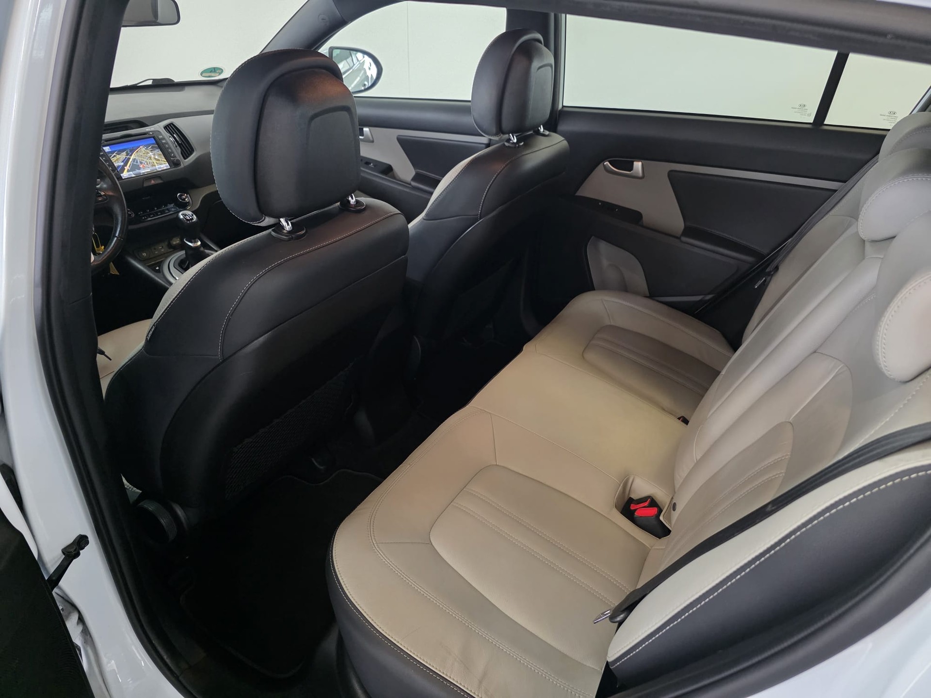 KIA Sportage 1.7 CRDi Swiss Eco Edition-image-22