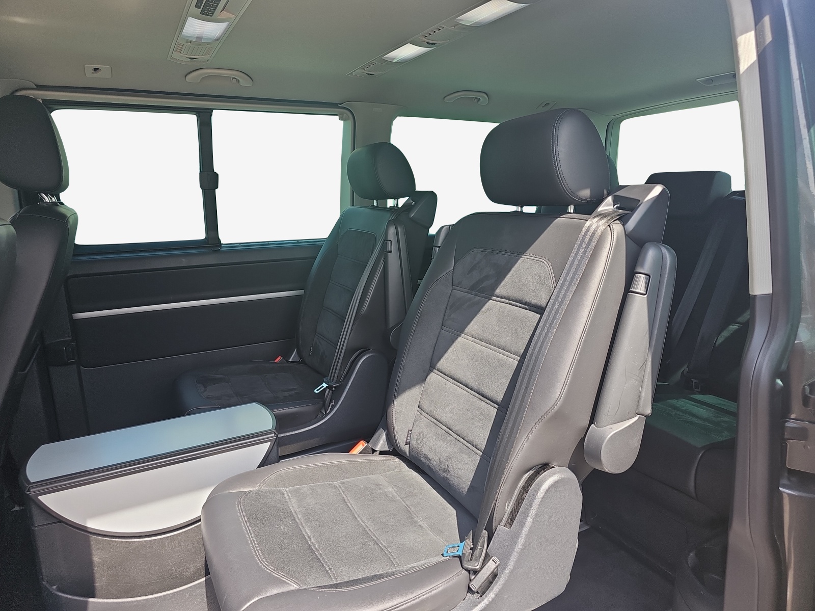 VW T6 Multivan 2.0 Bi-TDI Business 4Motion DSG-image-11