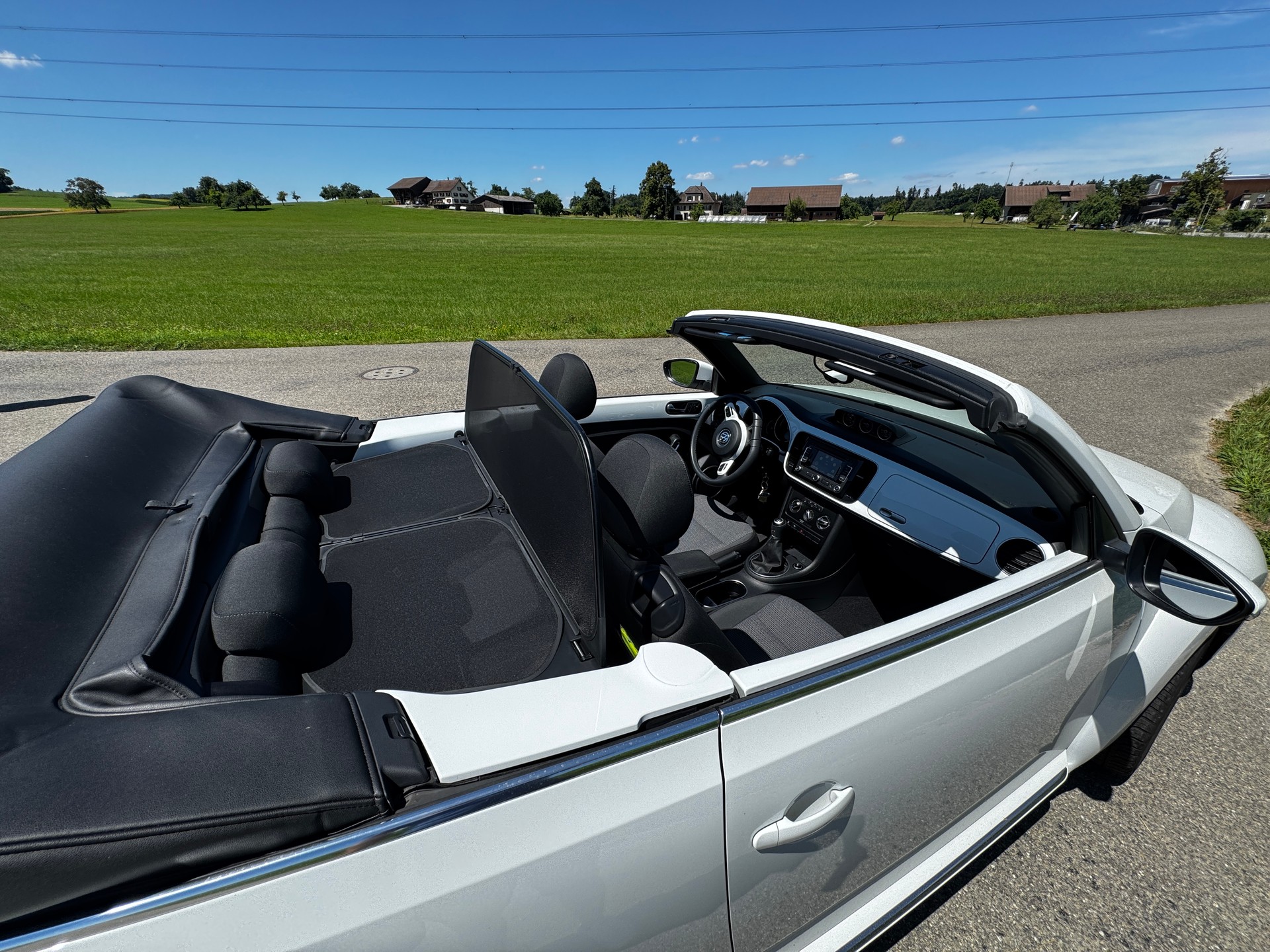 VW Beetle Cabrio 1.2 TSI BMT Design-image-4