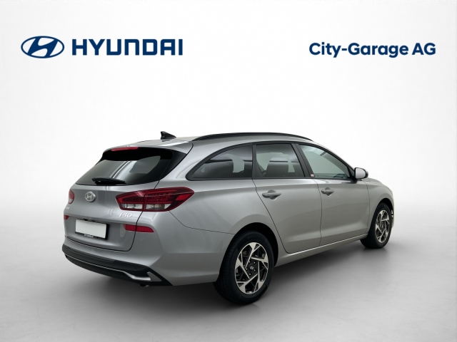 HYUNDAI i30 Wagon 1.5 T-GDi Amplia-image-2