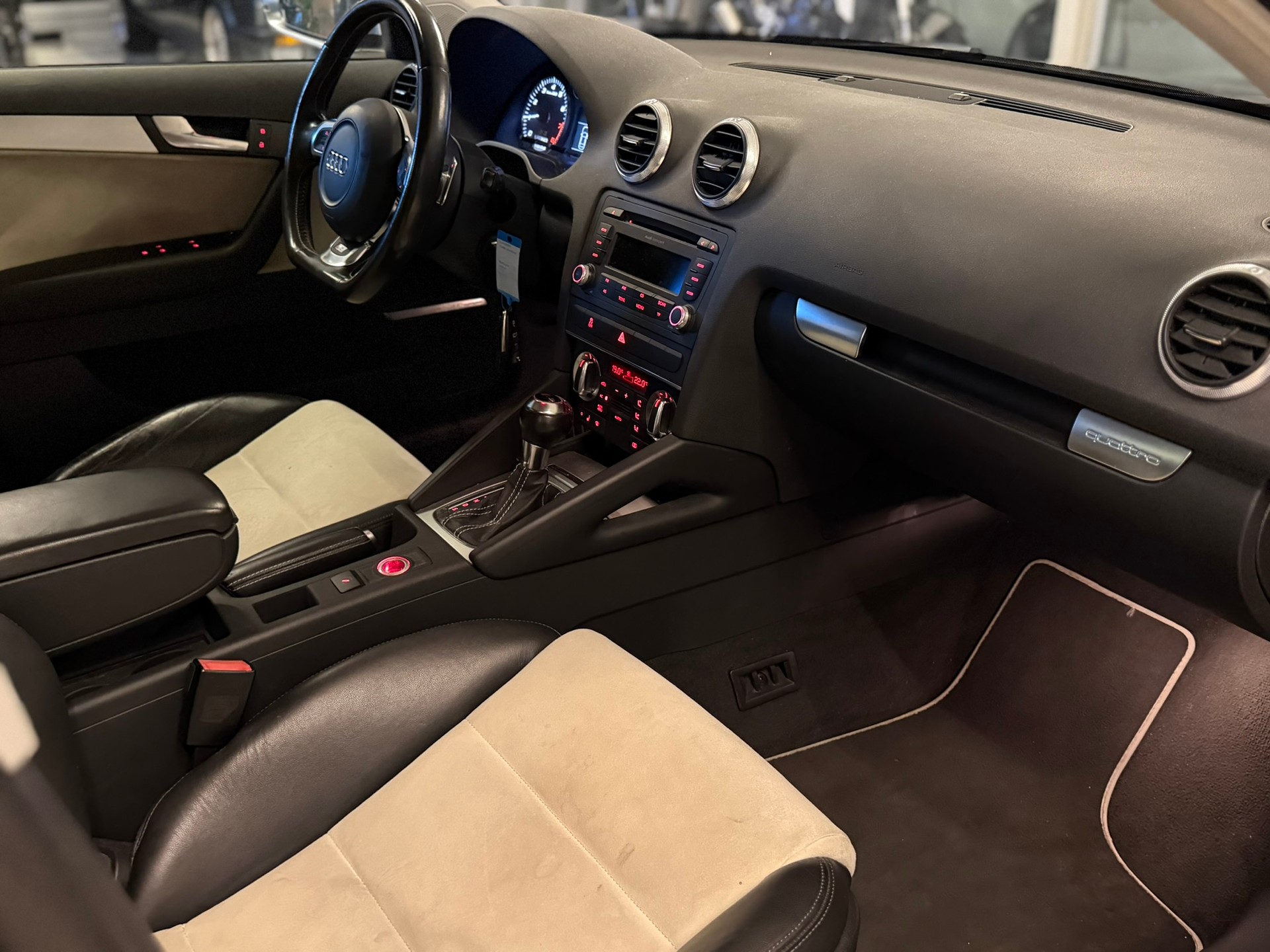 AUDI S3 Sportback 2.0 TFSI quattro S-tronic-image-10