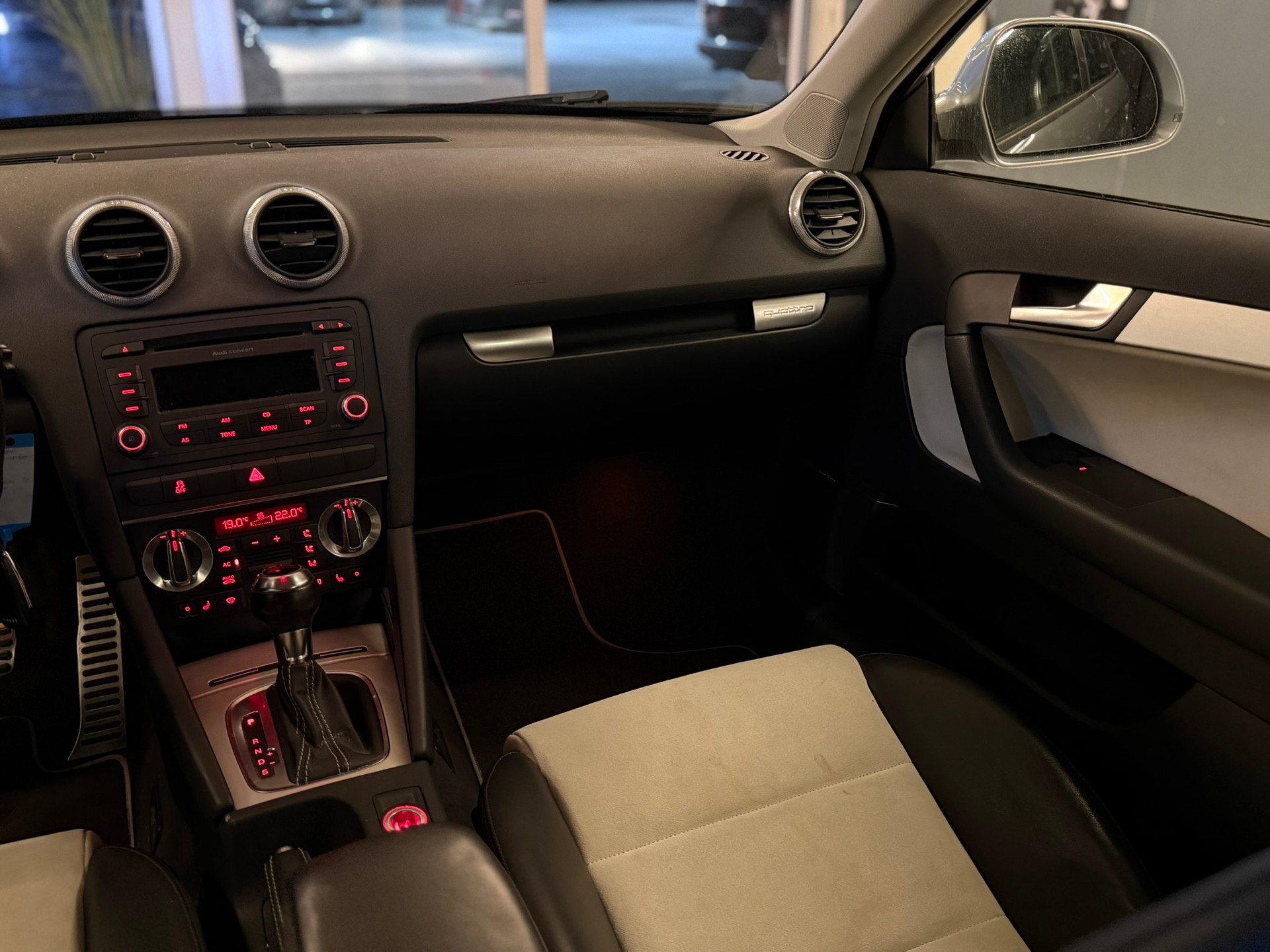 AUDI S3 Sportback 2.0 TFSI quattro S-tronic-image-14