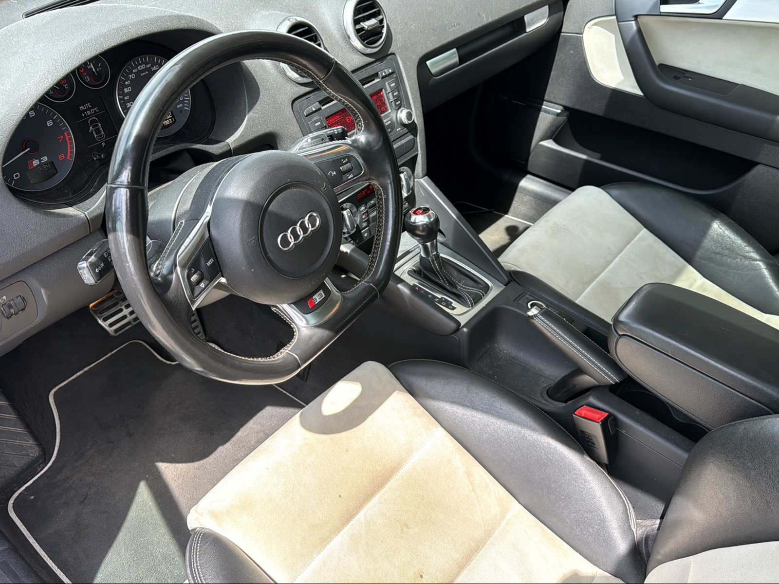 AUDI S3 Sportback 2.0 TFSI quattro S-tronic-image-8