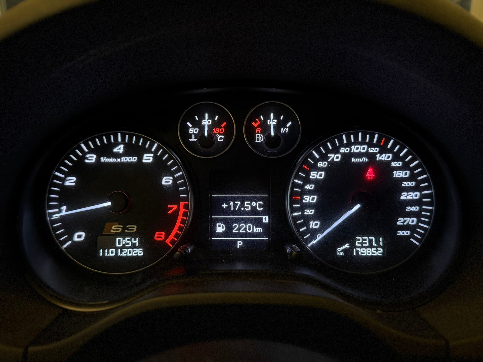 AUDI S3 Sportback 2.0 TFSI quattro S-tronic-image-18