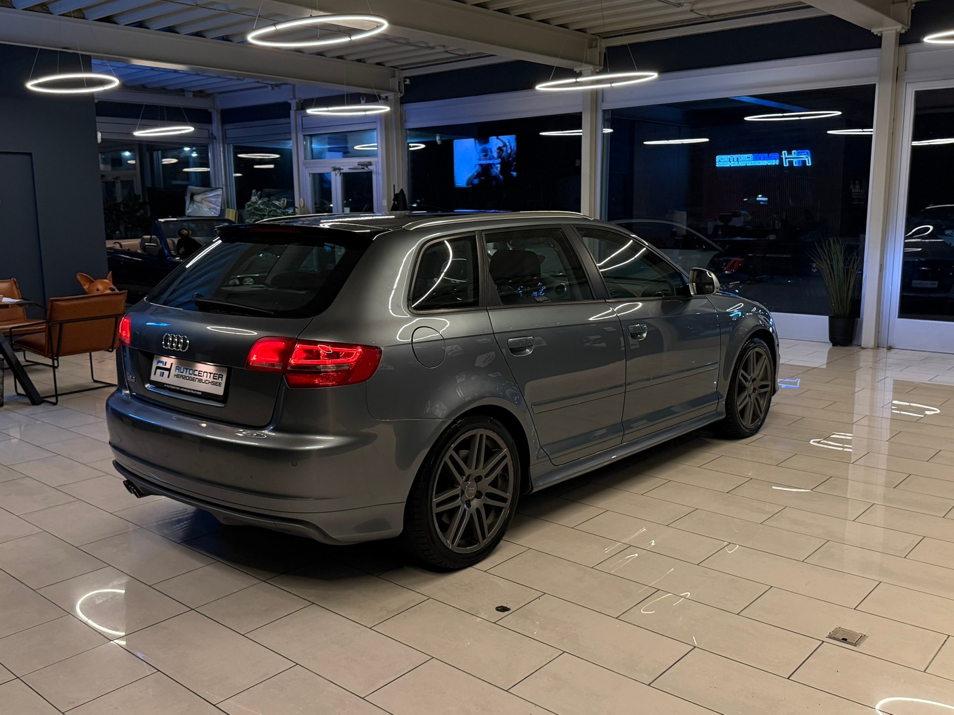 AUDI S3 Sportback 2.0 TFSI quattro S-tronic-image-6