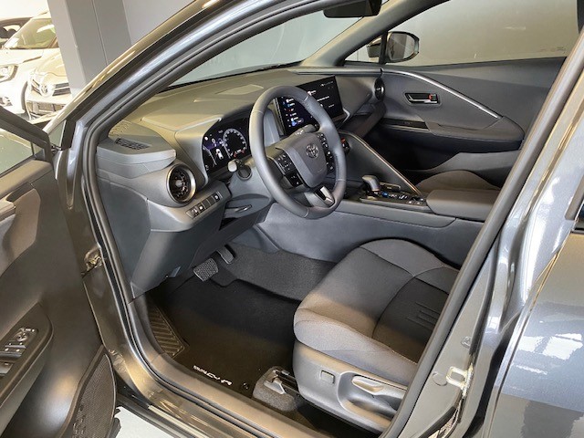 TOYOTA C-HR 2.0 PHEV Swiss Edition-image-8
