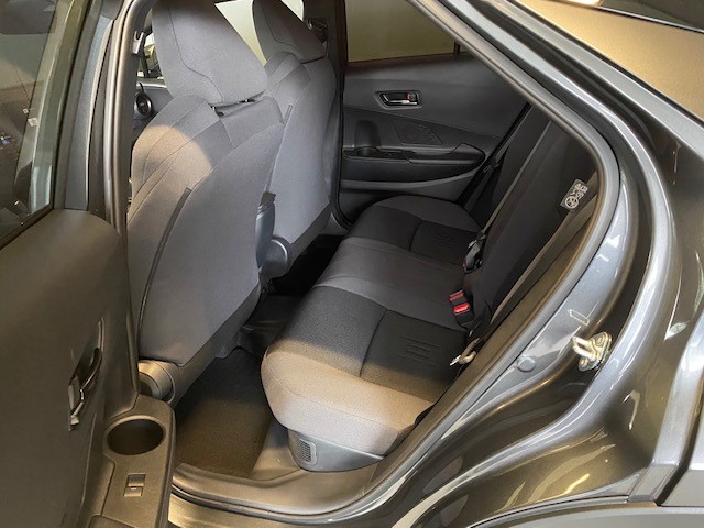 TOYOTA C-HR 2.0 PHEV Swiss Edition-image-9
