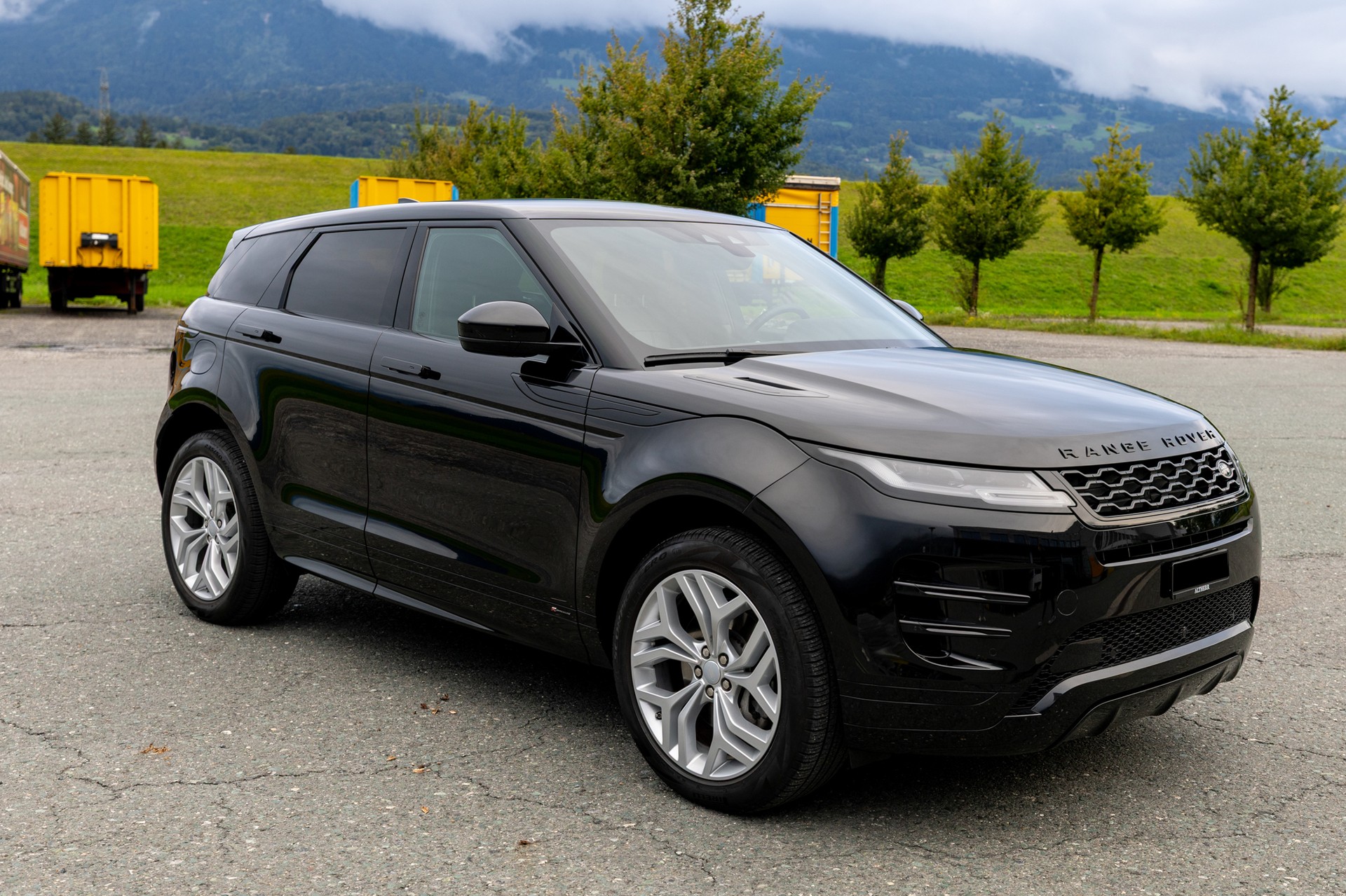 LAND ROVER Range Rover Evoque R-Dynamic D 150 S AT9-image-2