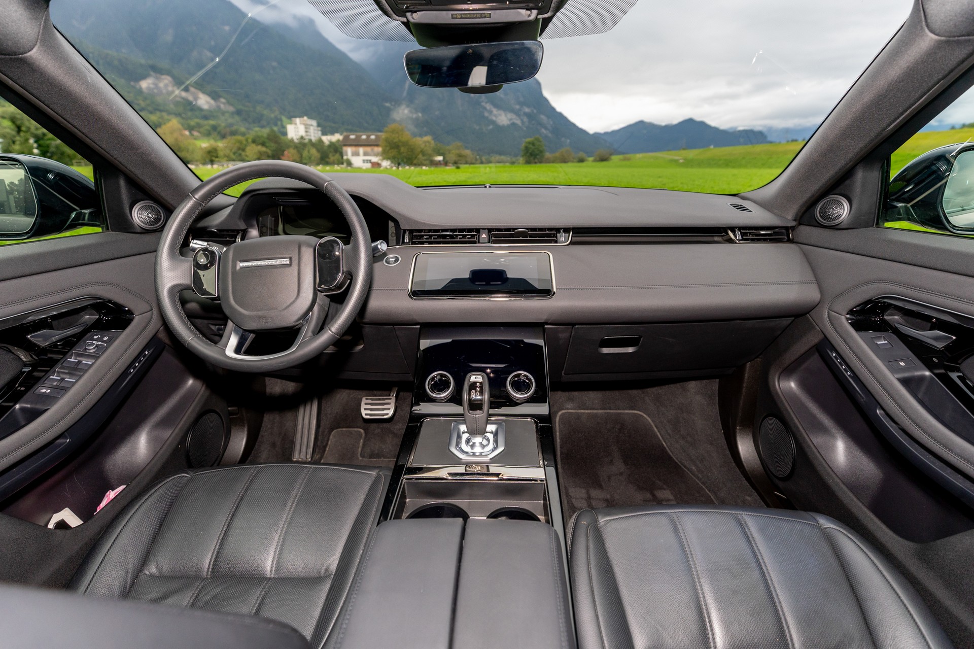 LAND ROVER Range Rover Evoque R-Dynamic D 150 S AT9-image-4