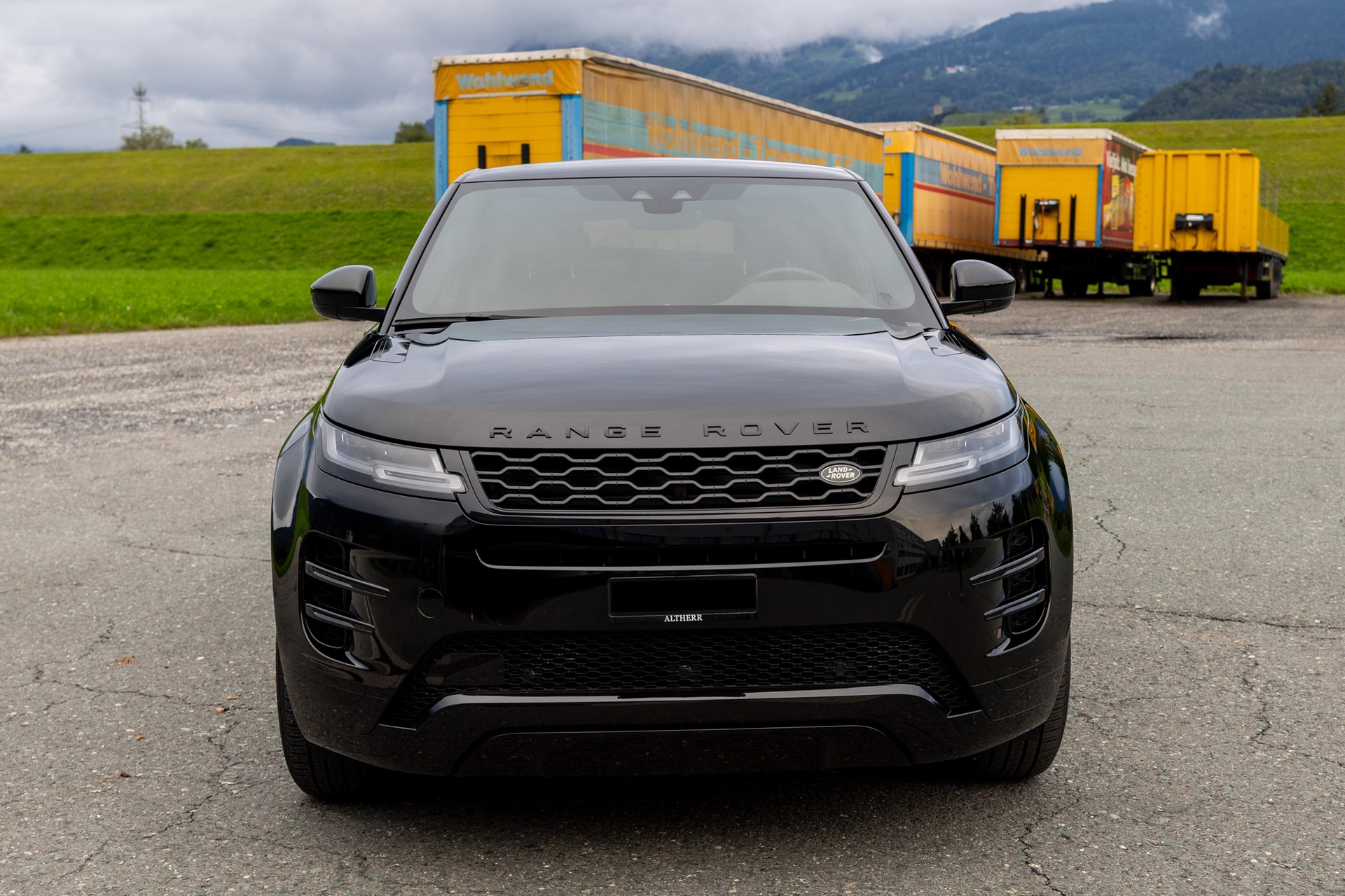 LAND ROVER Range Rover Evoque R-Dynamic D 150 S AT9-image-1