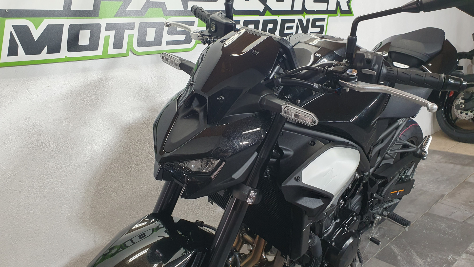 KAWASAKI Z 900-showroom-element-2