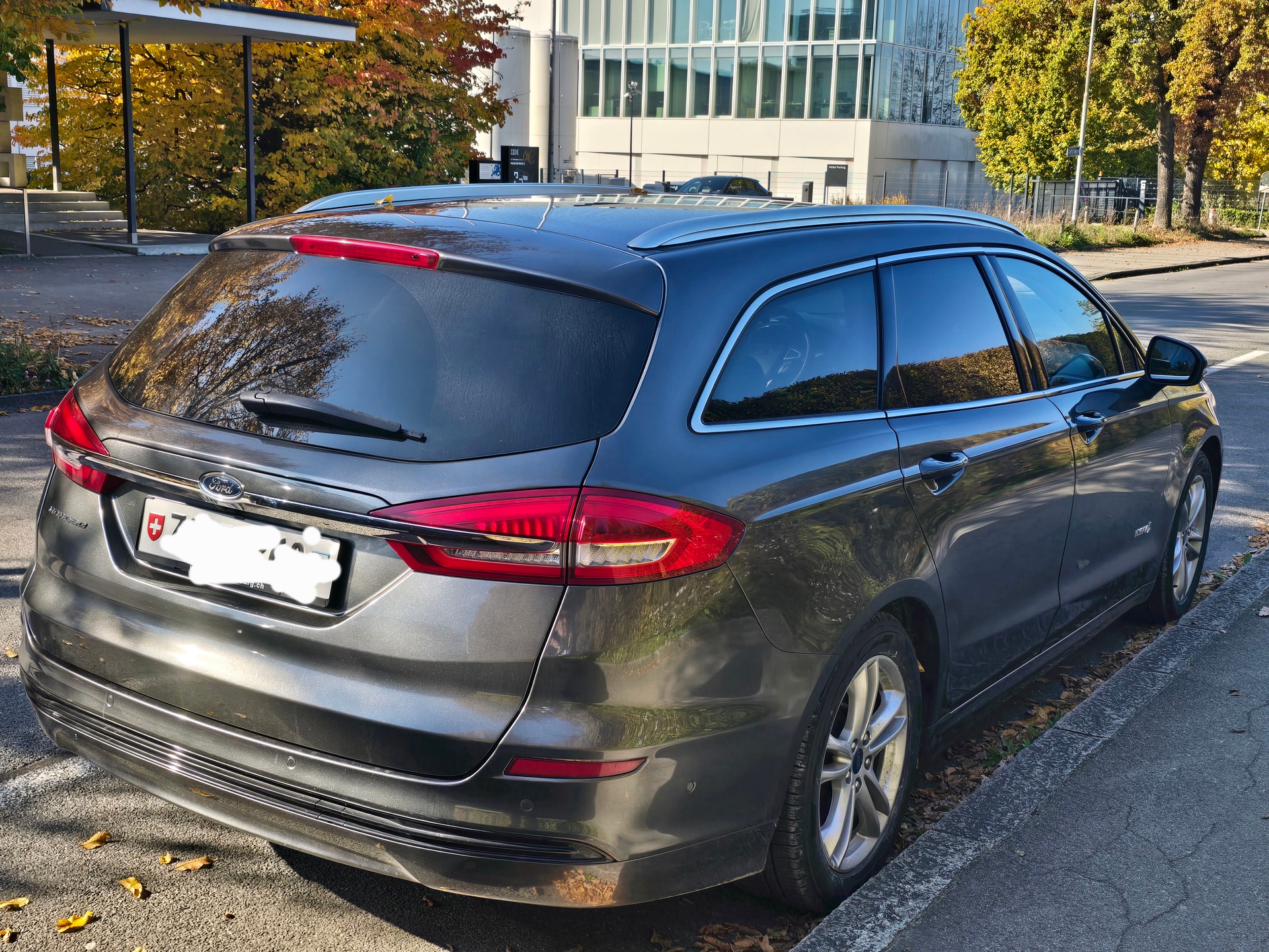 FORD Titanium-image-1