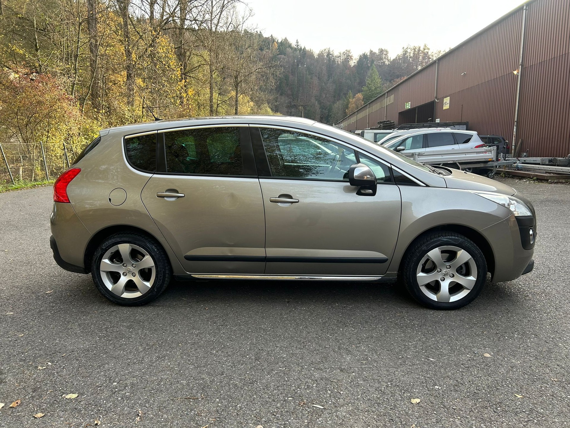 PEUGEOT 3008 1.6 16V T Platinum Tiptronic-image-2