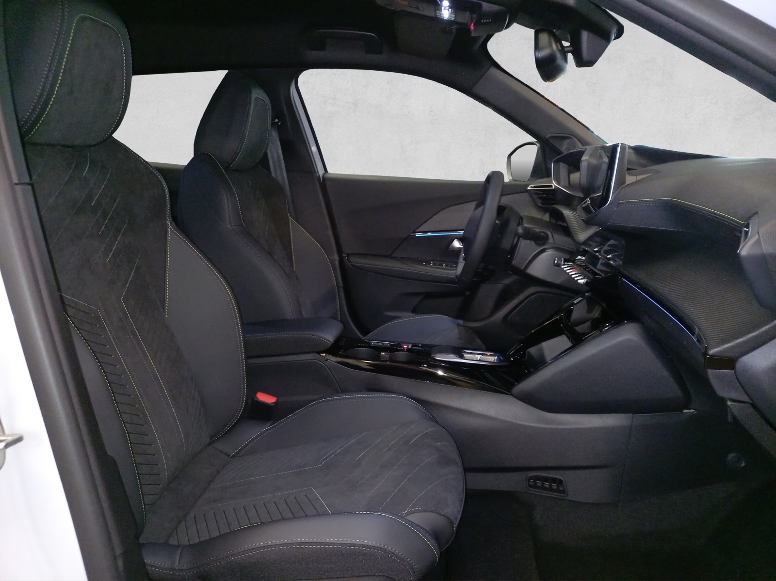 PEUGEOT 2008 e-GT 54kWh-image-14
