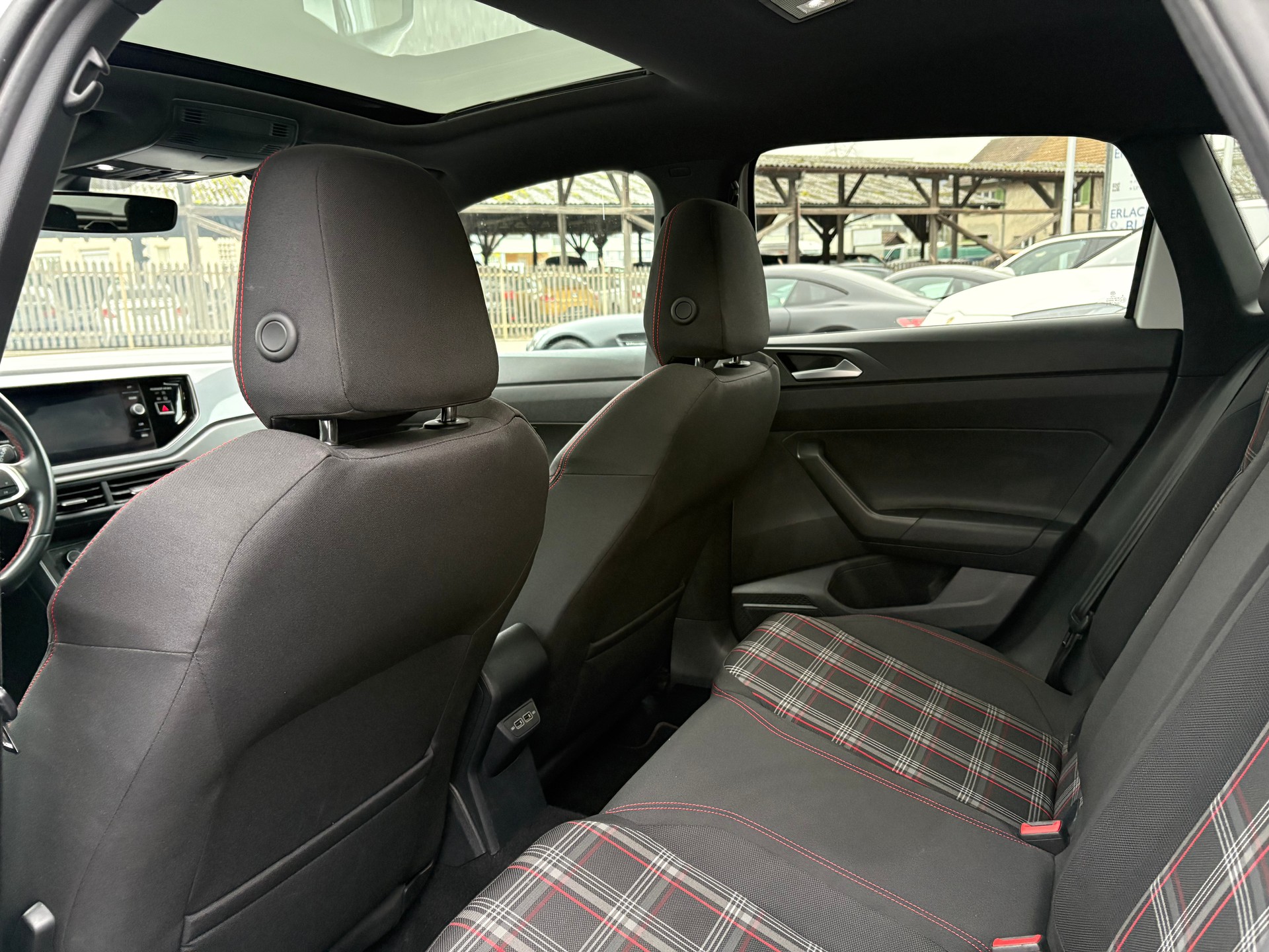 VW Polo 2.0 TSI GTI DSG-image-12