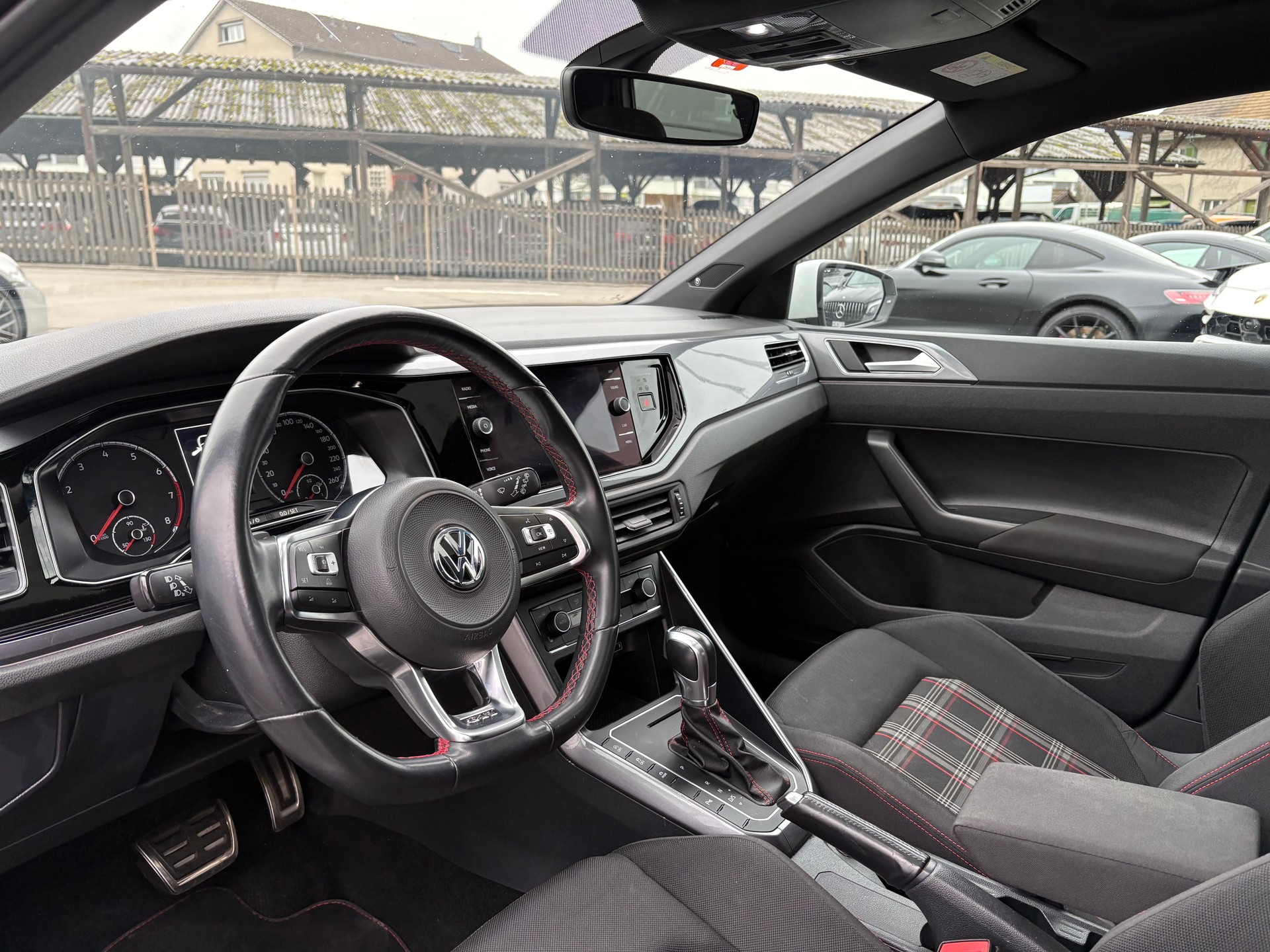VW Polo 2.0 TSI GTI DSG-image-9