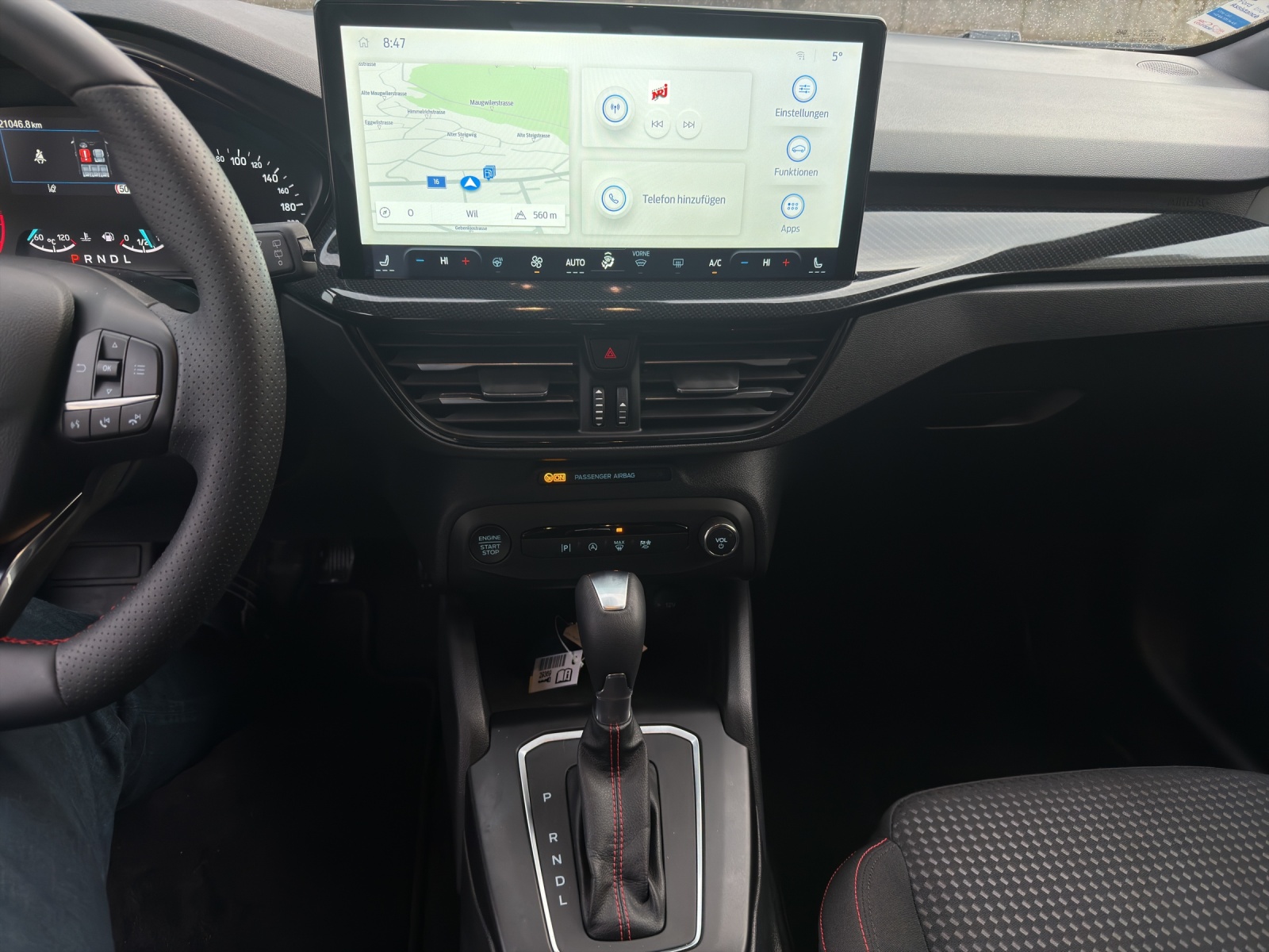 FORD Focus Station Wagon 1.0i EcoB Hybrid 155 ST-Line-image-12