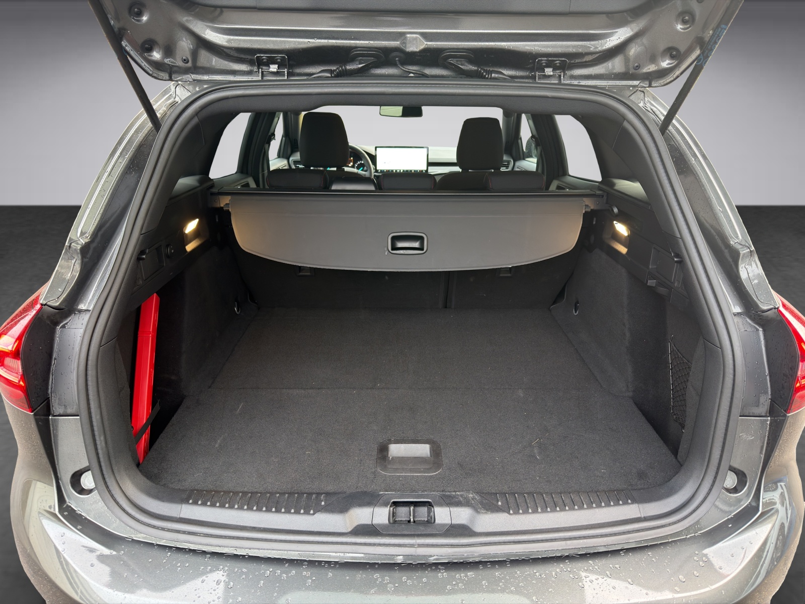 FORD Focus Station Wagon 1.0i EcoB Hybrid 155 ST-Line-image-15