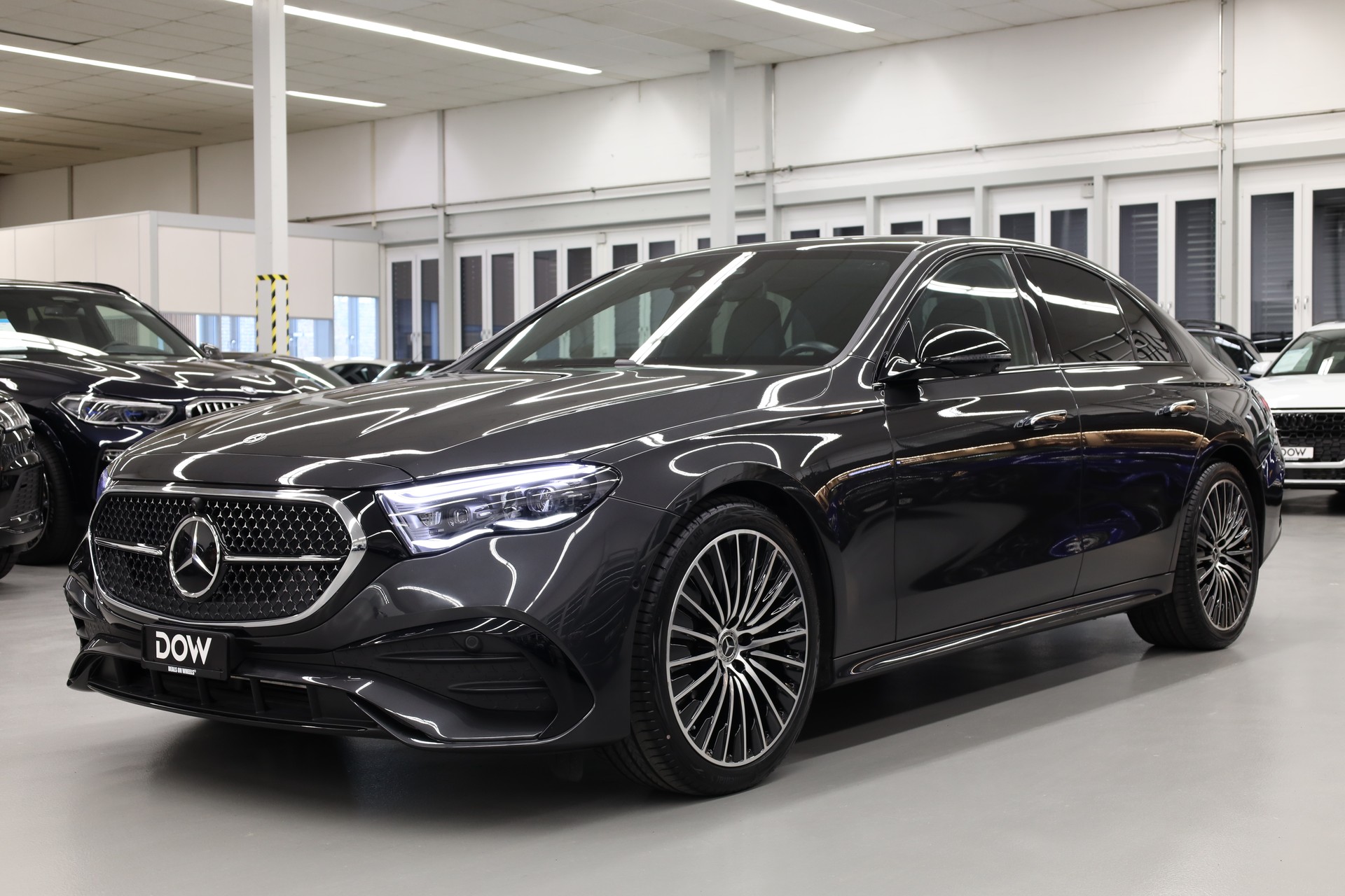 MERCEDES-BENZ E 200 AMG Line 4matic-showroom-element-2