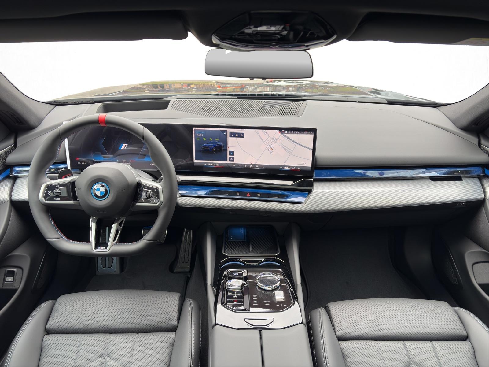 BMW i5 M60 xDrive Touring-image-12