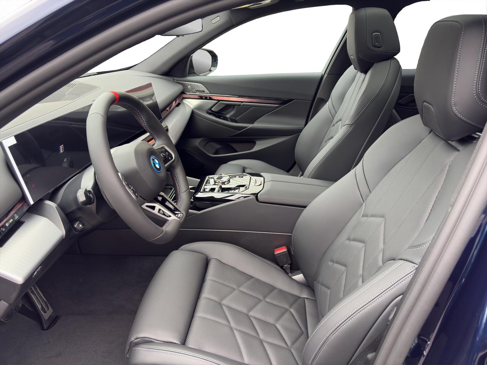 BMW i5 M60 xDrive Touring-image-9