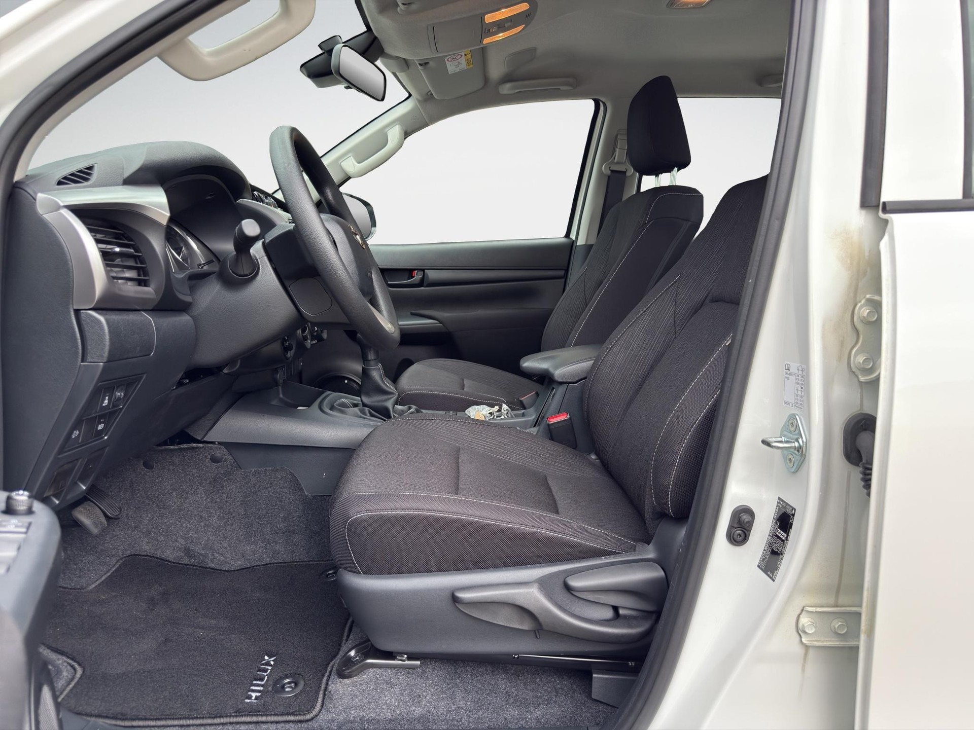 TOYOTA Hilux Double 2.8 4WD Comfort-image-8