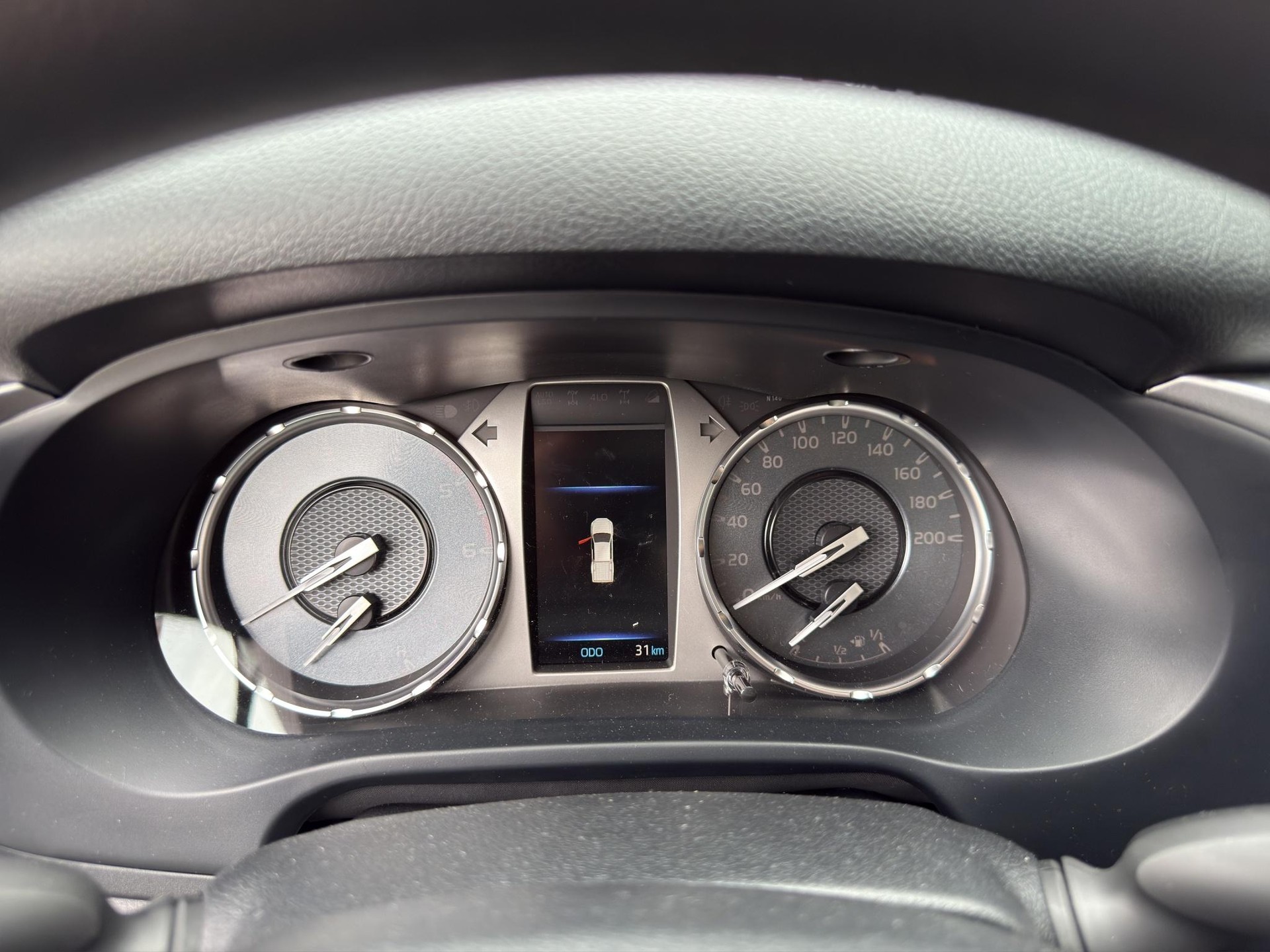 TOYOTA Hilux Double 2.8 4WD Comfort-image-10