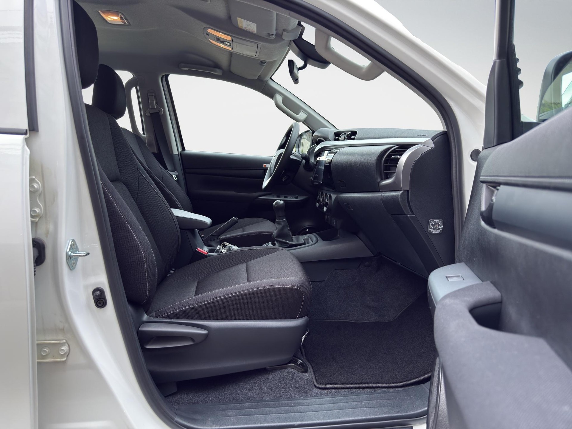 TOYOTA Hilux Double 2.8 4WD Comfort-image-15