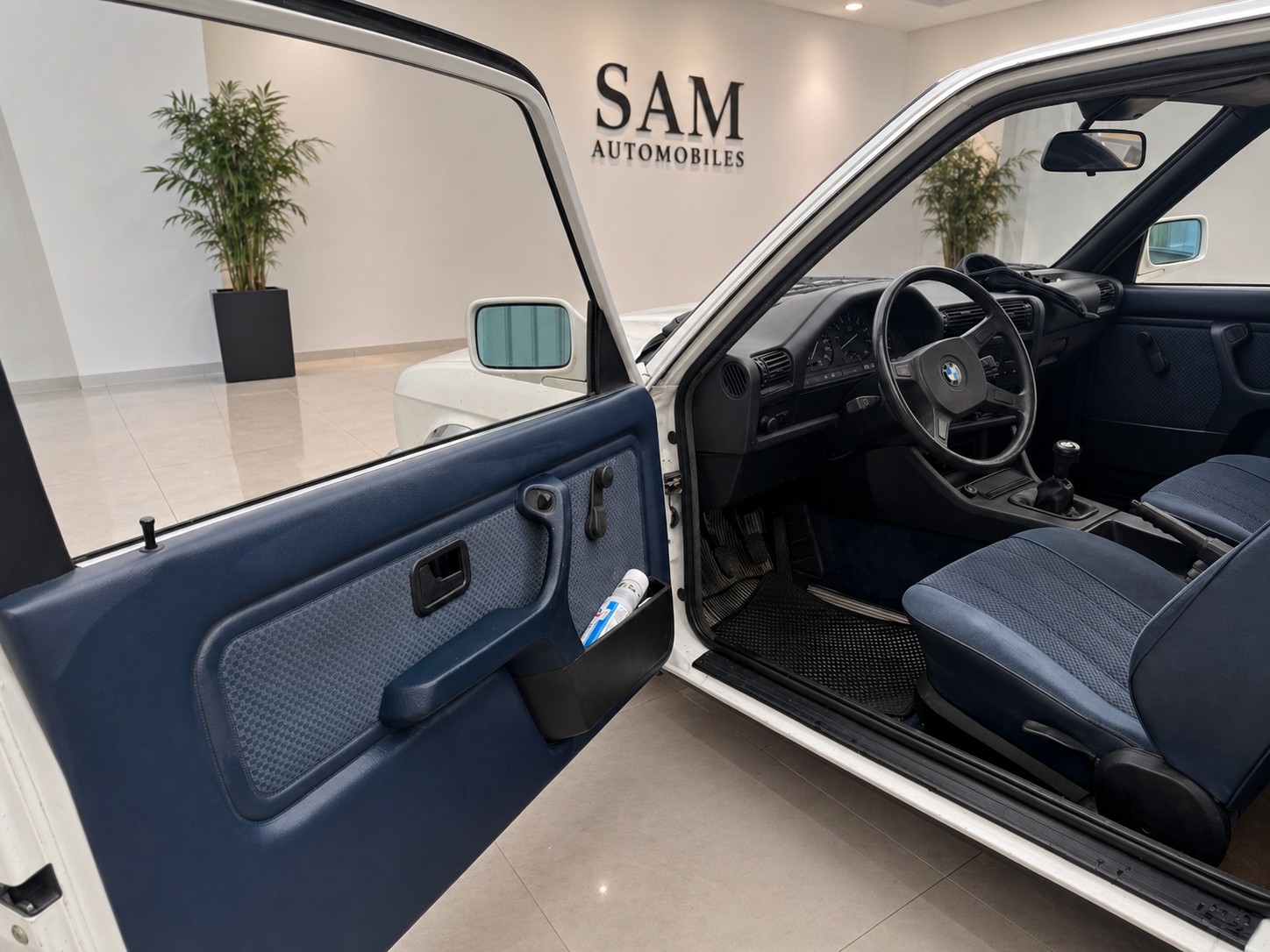 BMW 320-image-7
