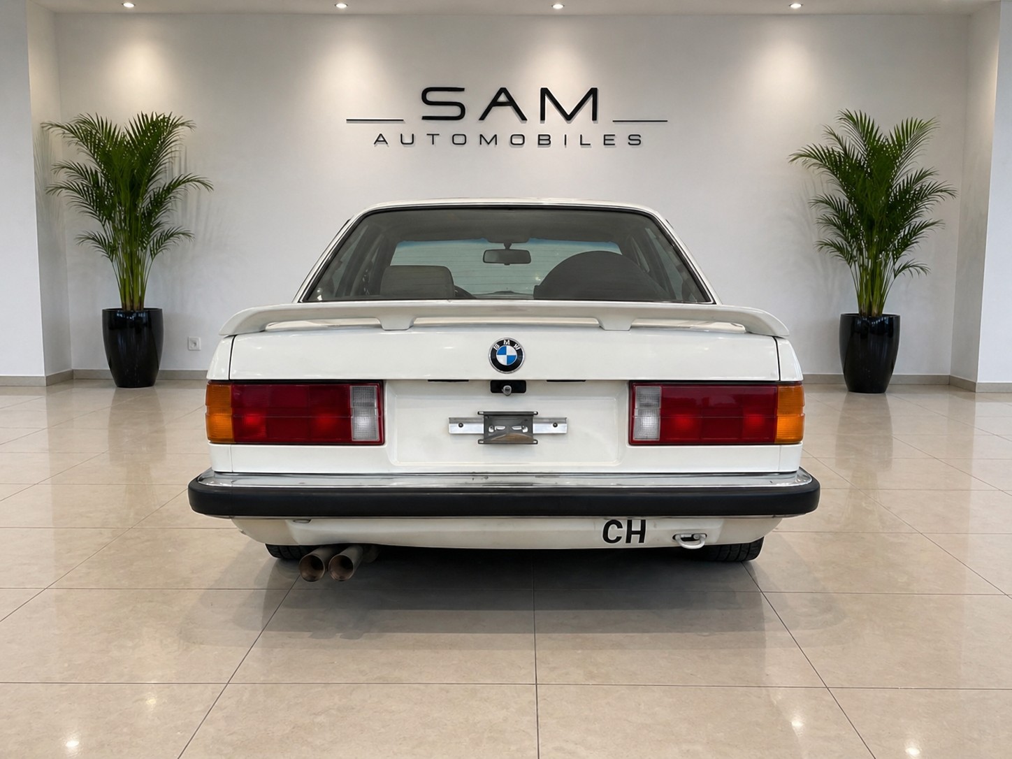 BMW 320-image-5