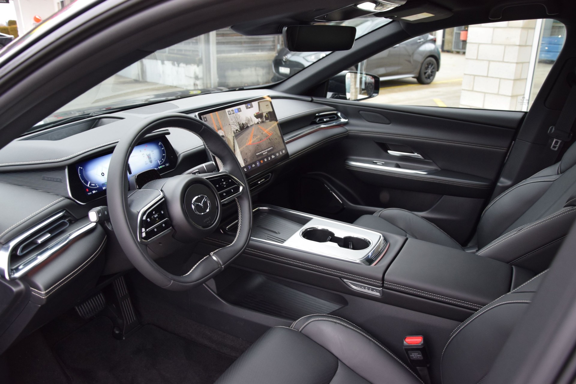 MAZDA 6e 258 69kWh Takumi-image-2