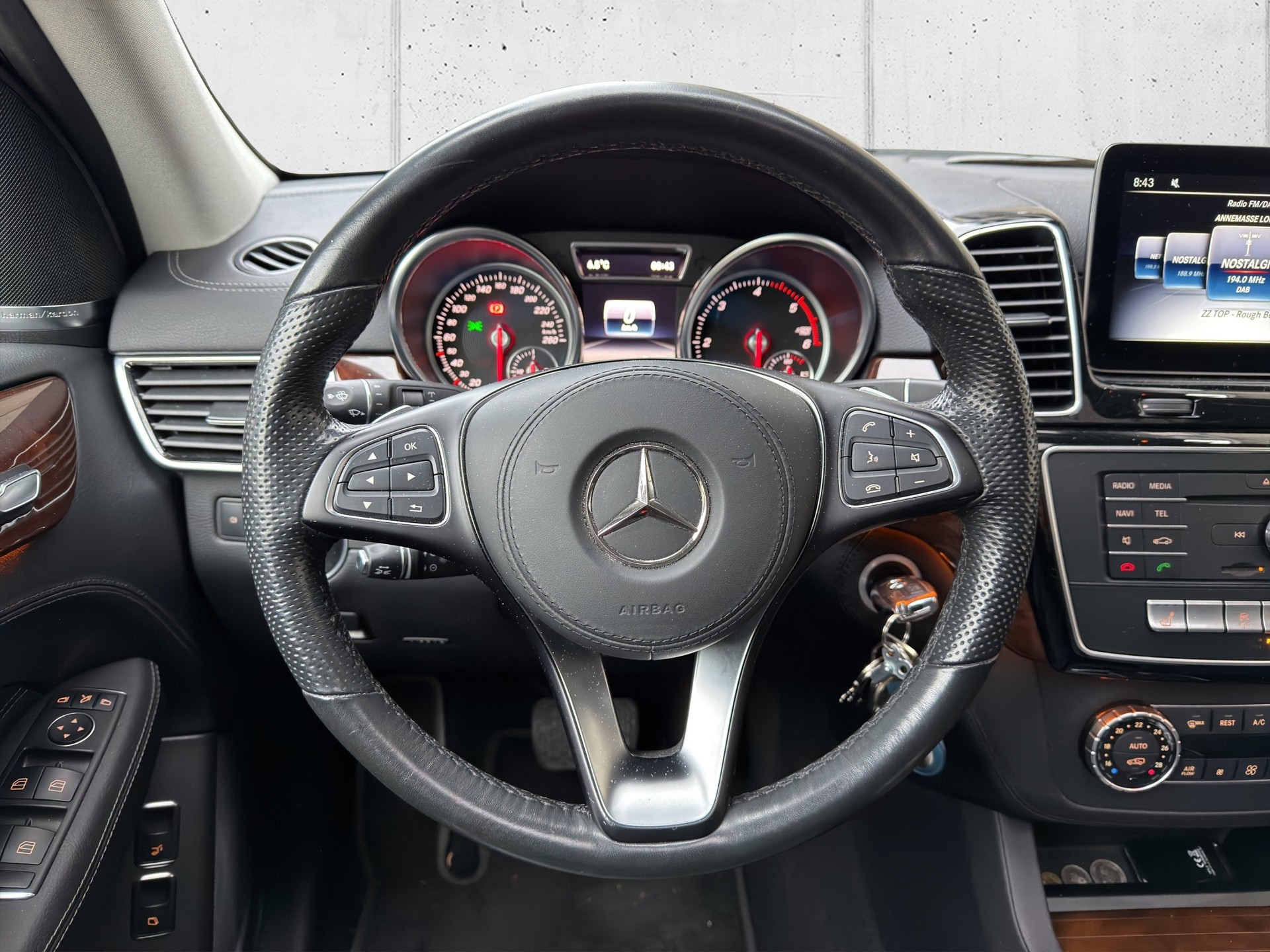 MERCEDES-BENZ GLS 350 d 4Matic 9G-TRONIC-image-14