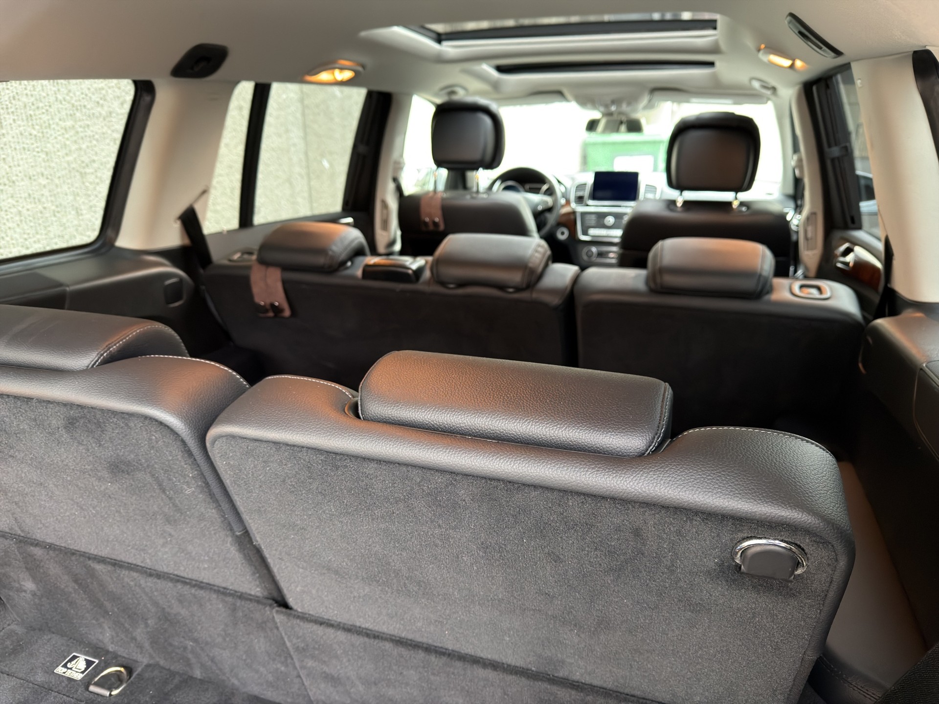 MERCEDES-BENZ GLS 350 d 4Matic 9G-TRONIC-image-28