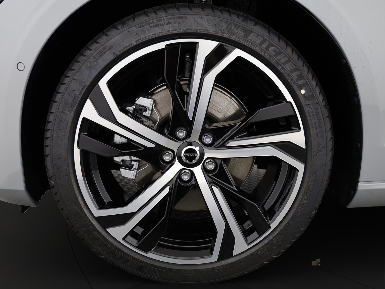VOLVO V60 2.0 B4 Plus Dark-image-6