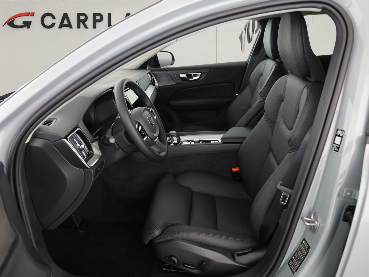 VOLVO V60 2.0 B4 Plus Dark-image-5