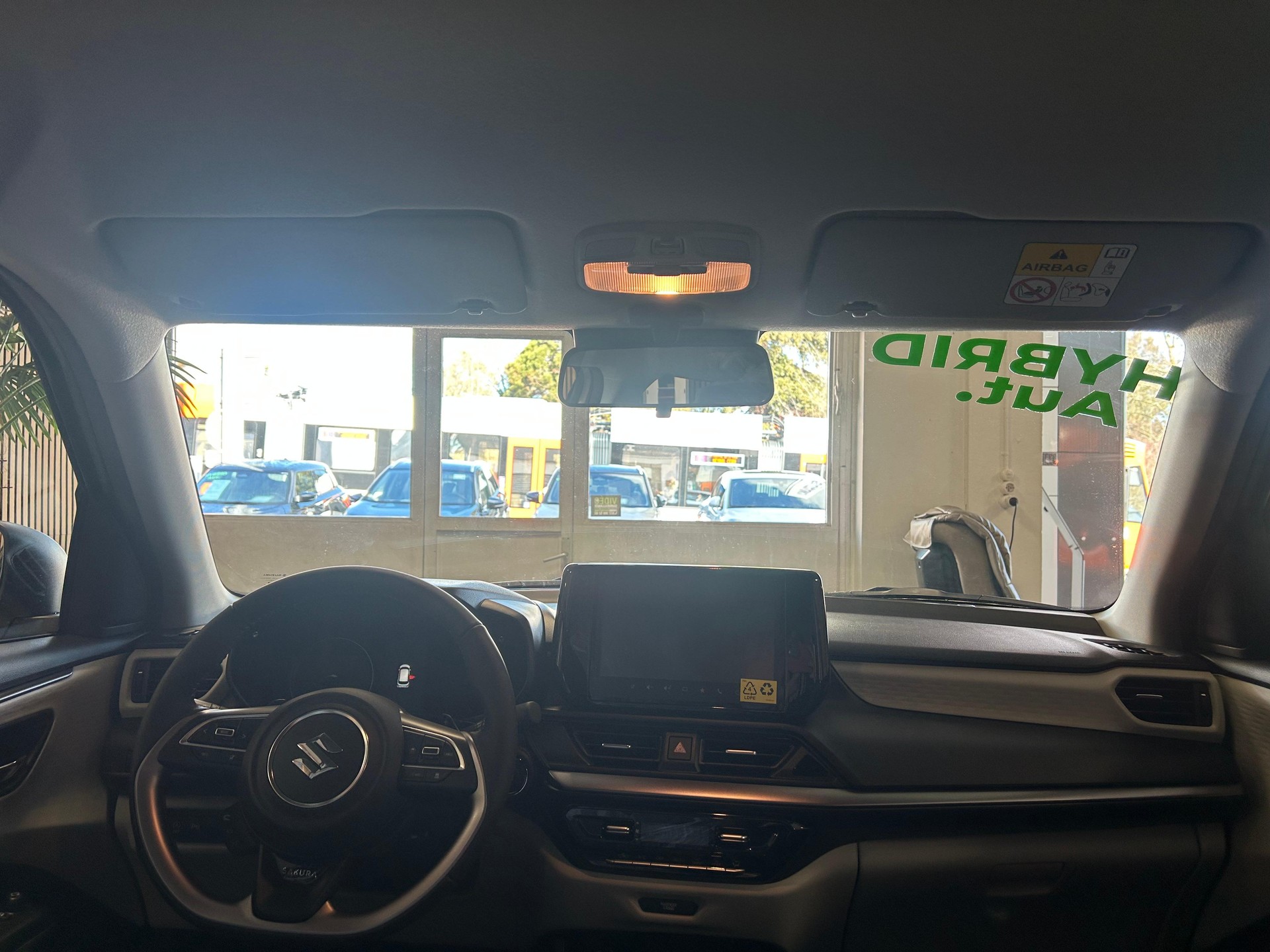 SUZUKI Swift 1.2 Sakura Top Hybrid-image-8