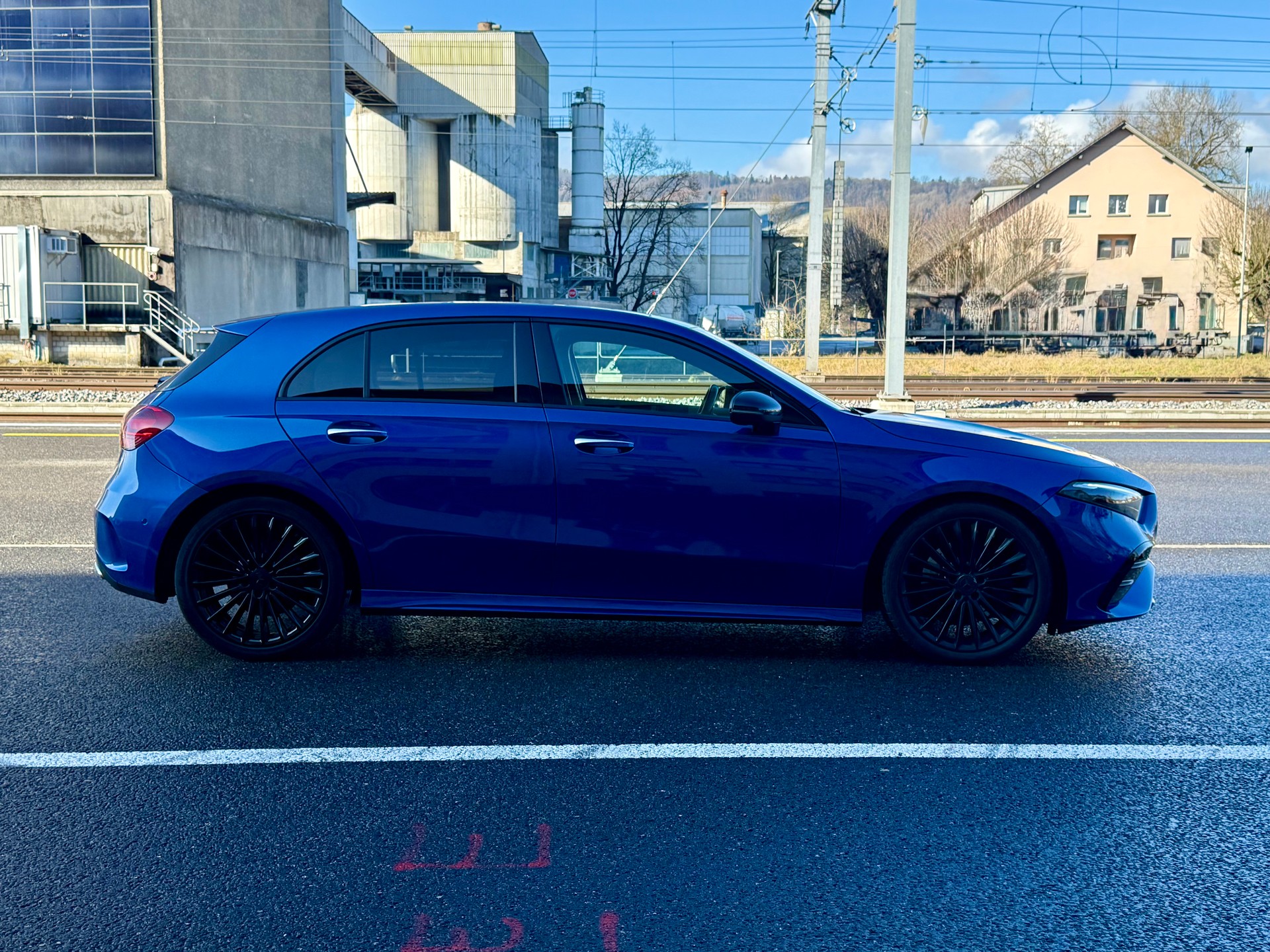 MERCEDES-BENZ A 220 4Matic 8G-DCT-image-3