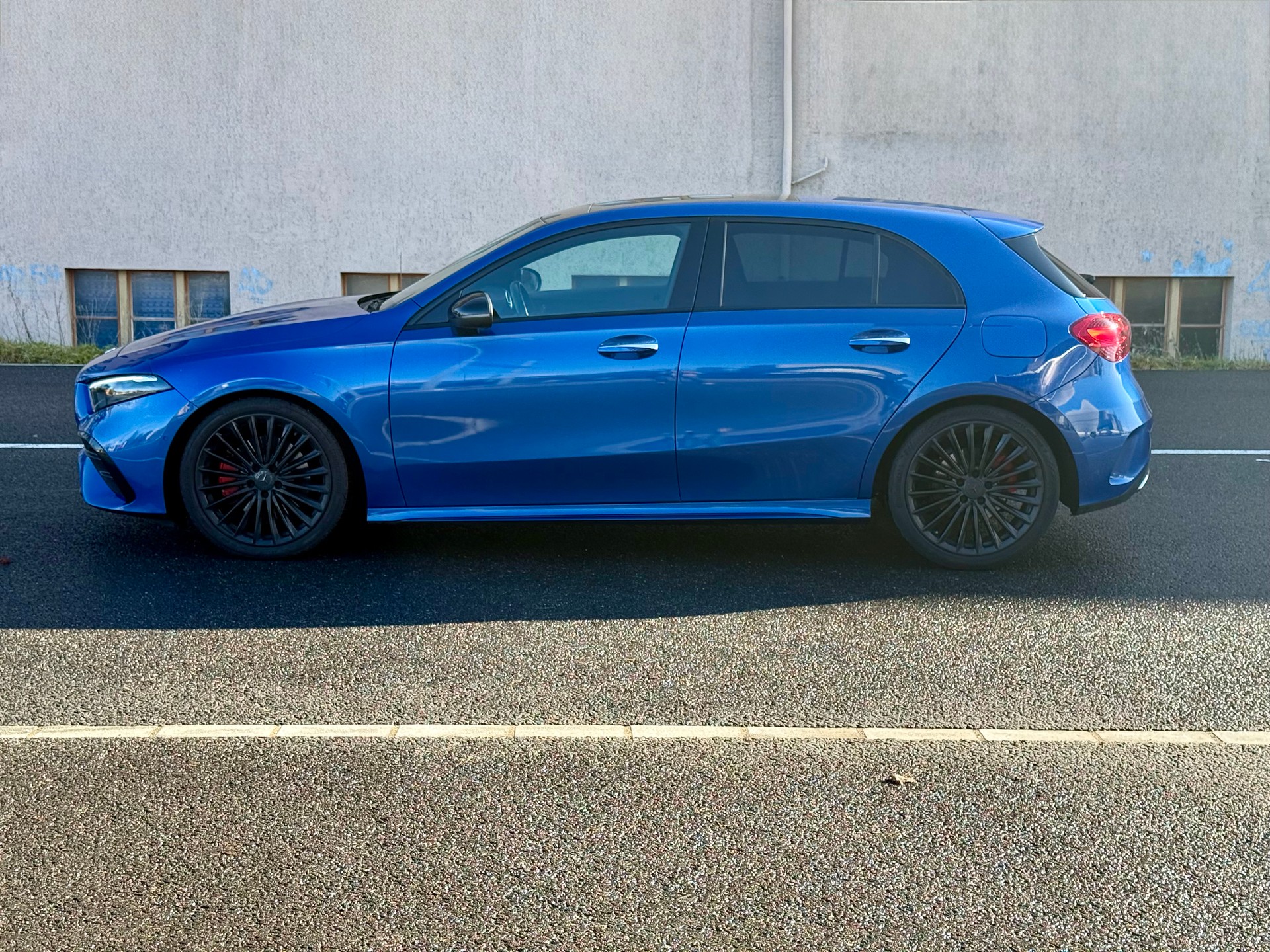 MERCEDES-BENZ A 220 4Matic 8G-DCT-image-1