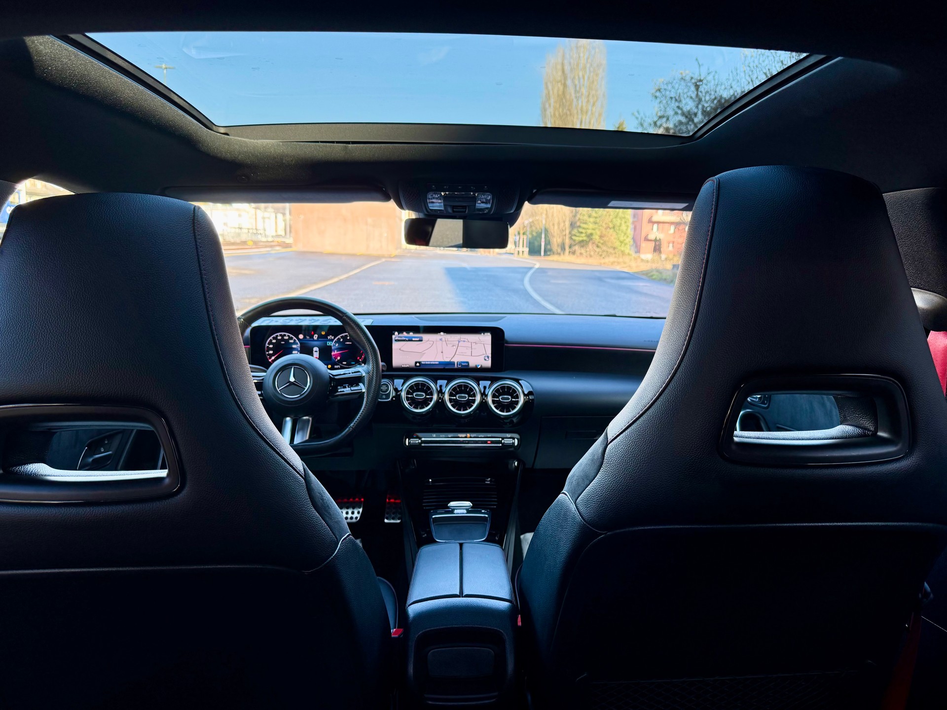 MERCEDES-BENZ A 220 4Matic 8G-DCT-image-5